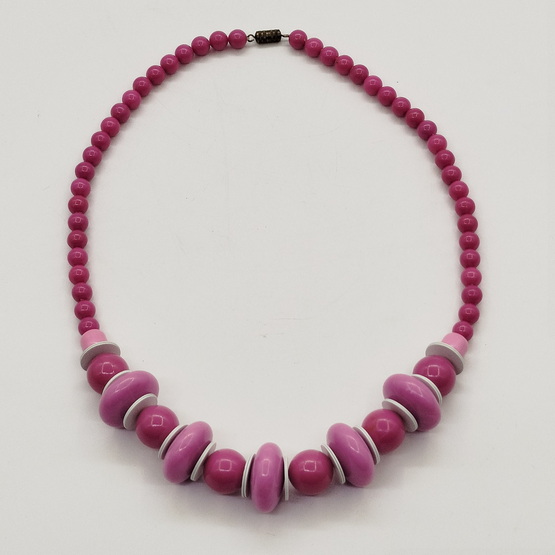 Бусы с бусинами разного размера, пластик, металл, СССР, 1980-1990 гг.