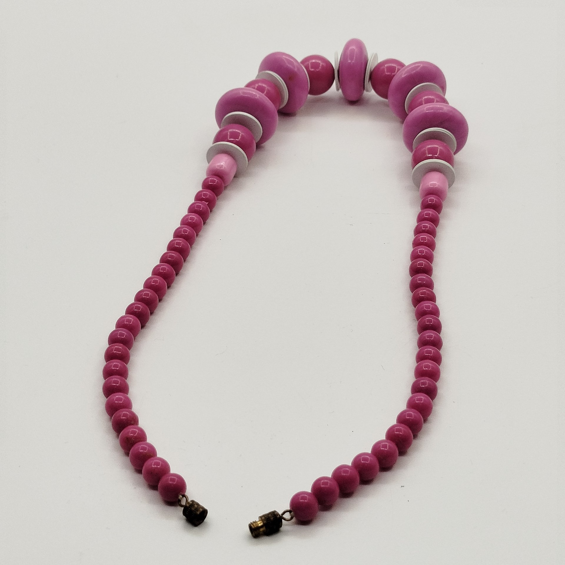 Бусы с бусинами разного размера, пластик, металл, СССР, 1980-1990 гг.