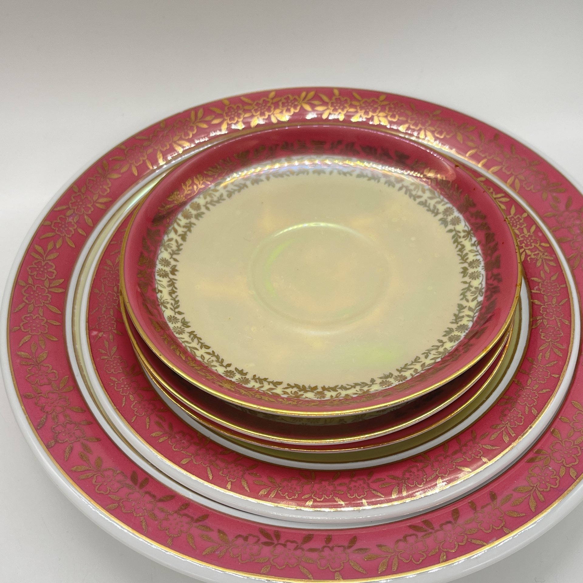 Набор для подачи из 5 блюдец и 2 тарелок, фарфор, деколь, золочение, люстр, Fortuna Eisenberg, ГДР, 1960-1976 гг.