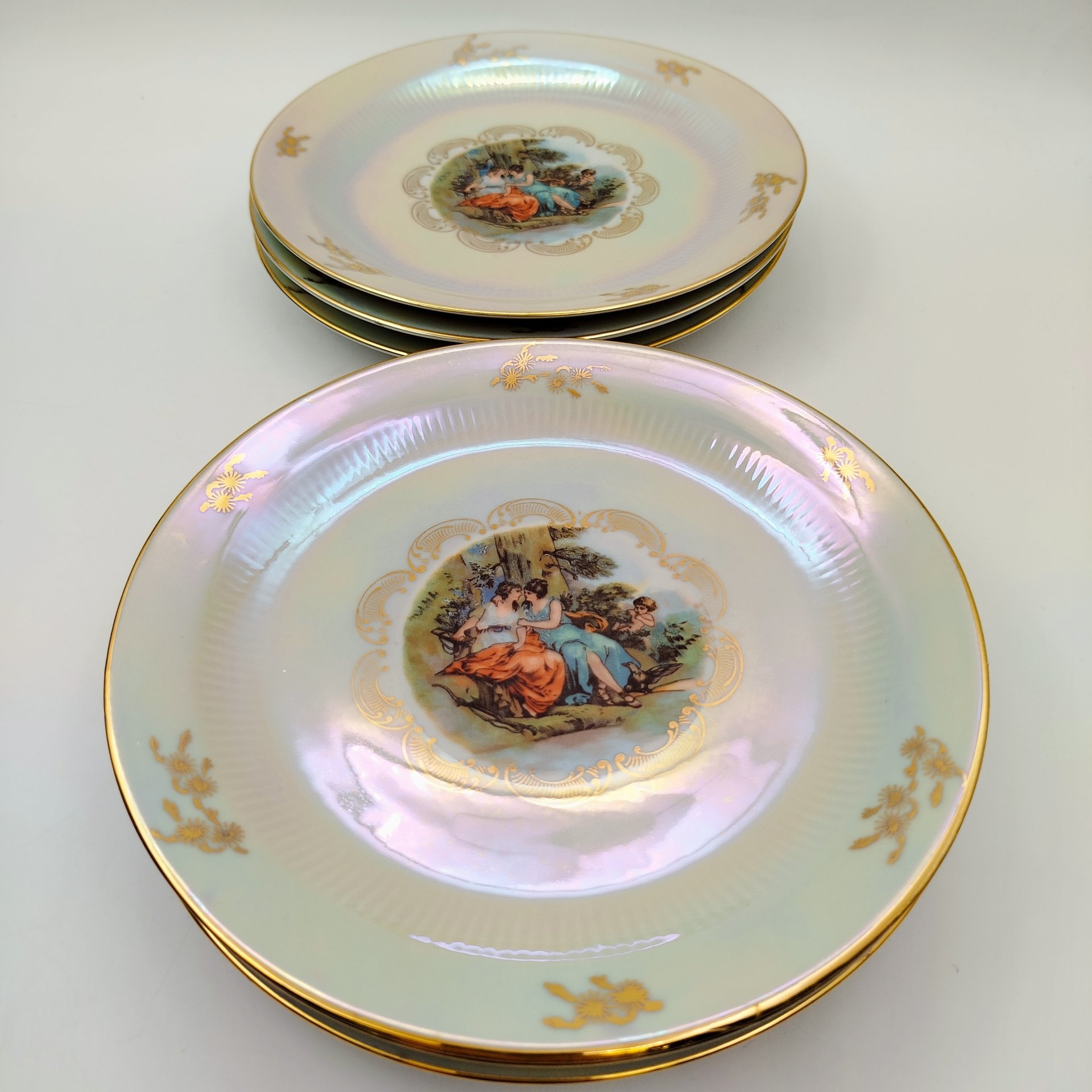 Набор десертных тарелок "Мадонна" на 6 персон, фарфор, люстр, деколь, золочение, Weisswasser Porzellan, ГДР, 1970-1990 гг.