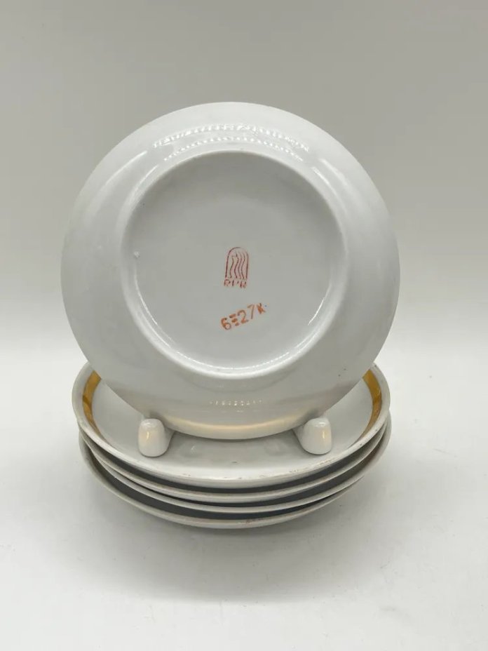 Набор из 5 блюдец с золотой каймой, фарфор, золочение, Рижский фарфорово-фаянсовый завод, СССР, 1970-1980 гг.