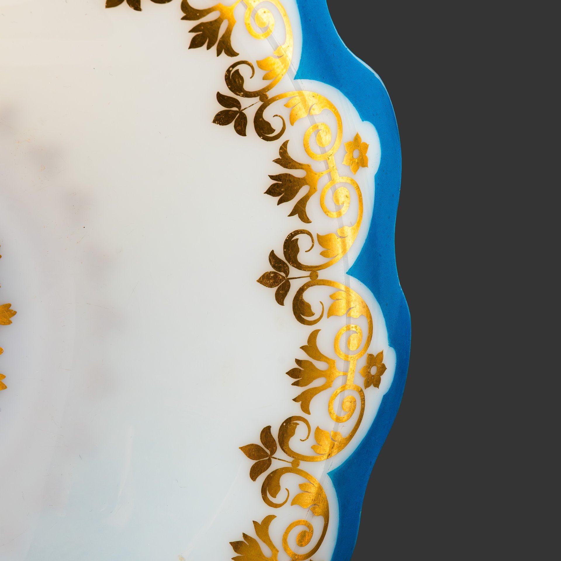 Фруктовница в готическом стиле