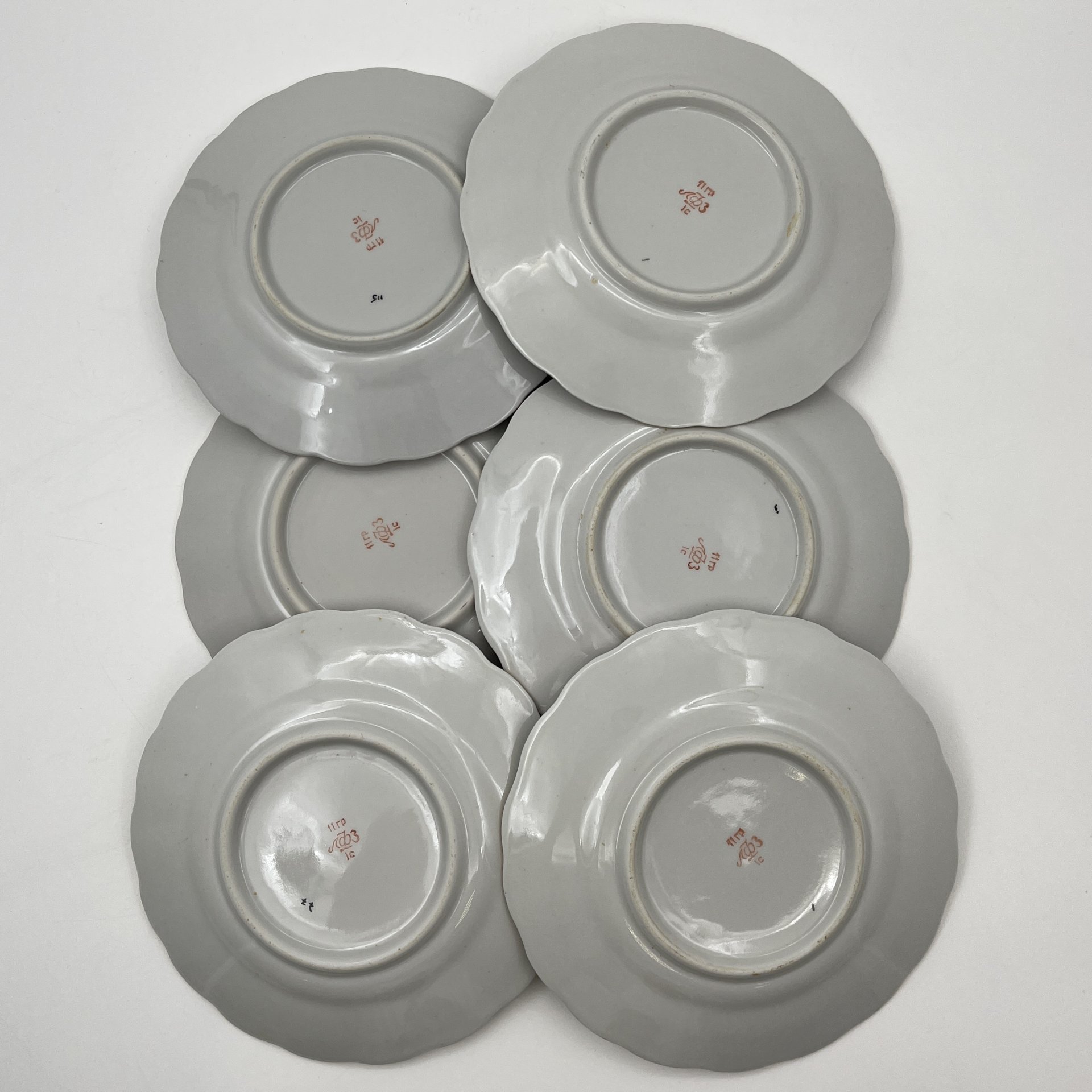 Набор из шести пирожковых тарелок "Золотая сетка" ("Васильки"), фарфор, роспись, золочение, Ленинградский фарфоровый завод (ЛФЗ), СССР, 1970-1992 гг.