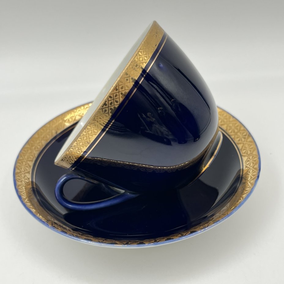 Пара чайная с растительным орнаментом (в подборе), фарфор, крытье кобальтом, золочение, Ленинградский фарфоровый завод (ЛФЗ), СССР, 1960-1970 гг.