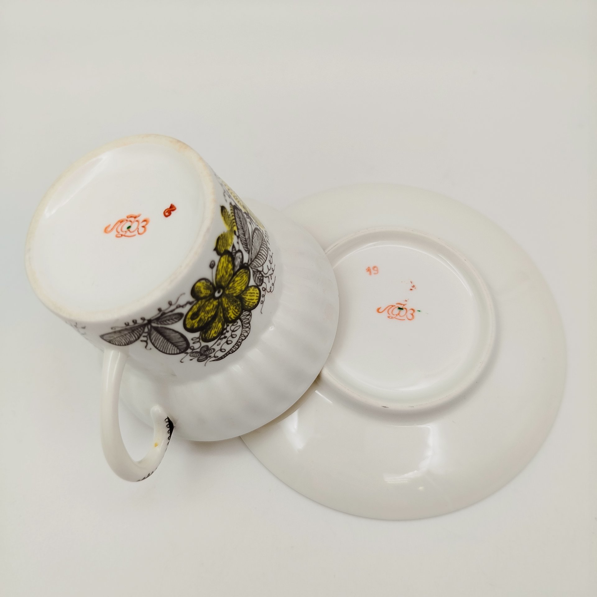 Пара чайная "Русское кружево", автор формы "Волна" Криммер Э.М., автор рисунка Беспалова-Михалева Т.Н.