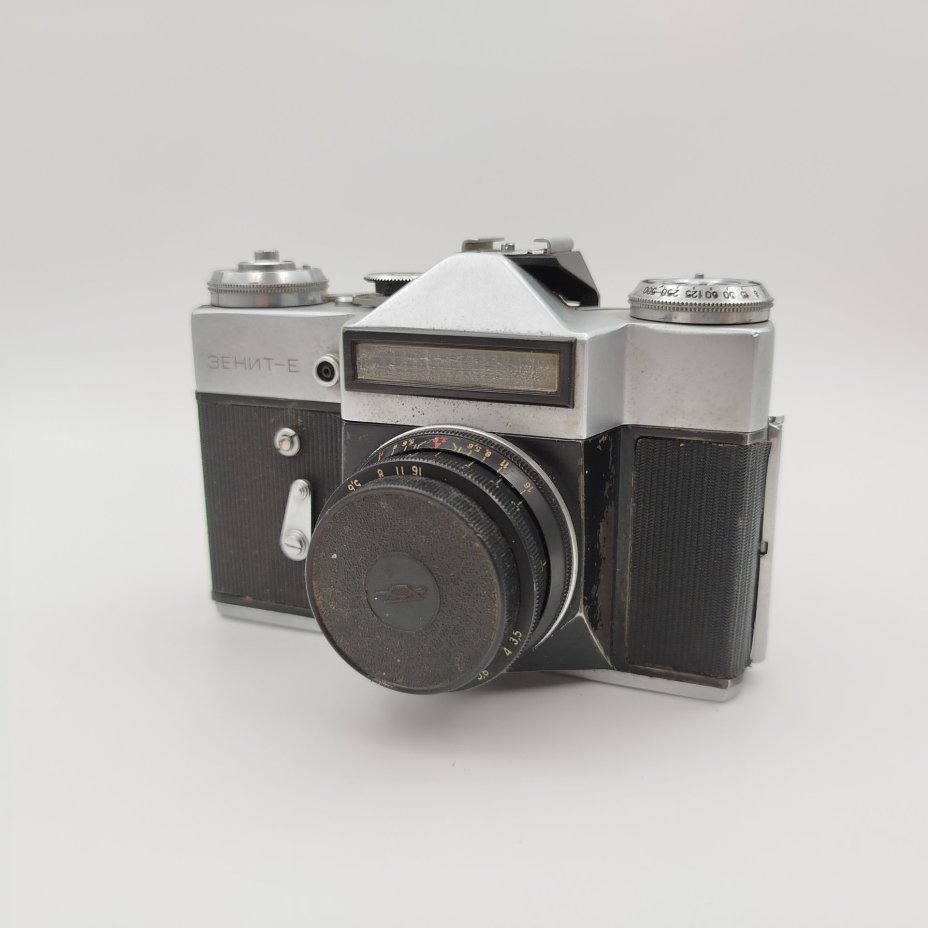 Фотоаппарат плёночный "Зенит-Е" с объективом "Индустар 50-2" в оригинальном кофре, металл, стекло, кожа, бакелит, Белорусское оптико-механическое объединение (БелОМО), СССР, 1978 г., Белорусское оптико-механическое объединение (БелОМО)