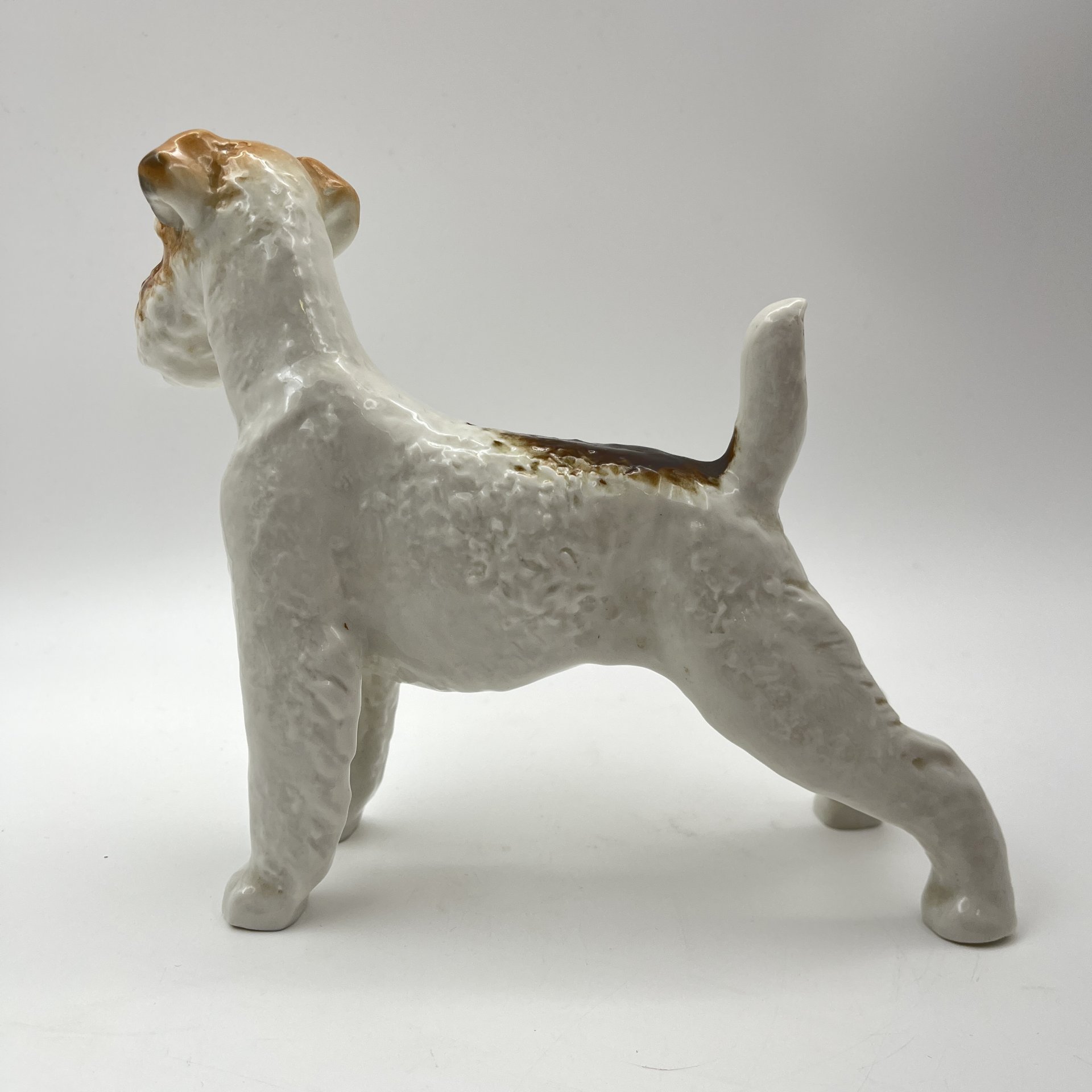 Статуэтка "Фокс-терьер", фарфор, роспись, Ленинградский фарфоровый завод (ЛФЗ), СССР, 1970-1991 гг.