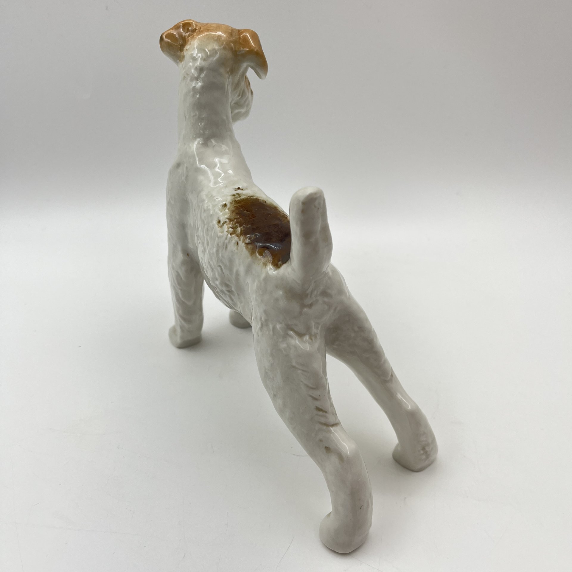 Статуэтка "Фокс-терьер", фарфор, роспись, Ленинградский фарфоровый завод (ЛФЗ), СССР, 1970-1991 гг.