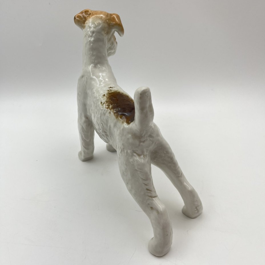 Статуэтка "Фокс-терьер", фарфор, роспись, Ленинградский фарфоровый завод (ЛФЗ), СССР, 1970-1991 гг.