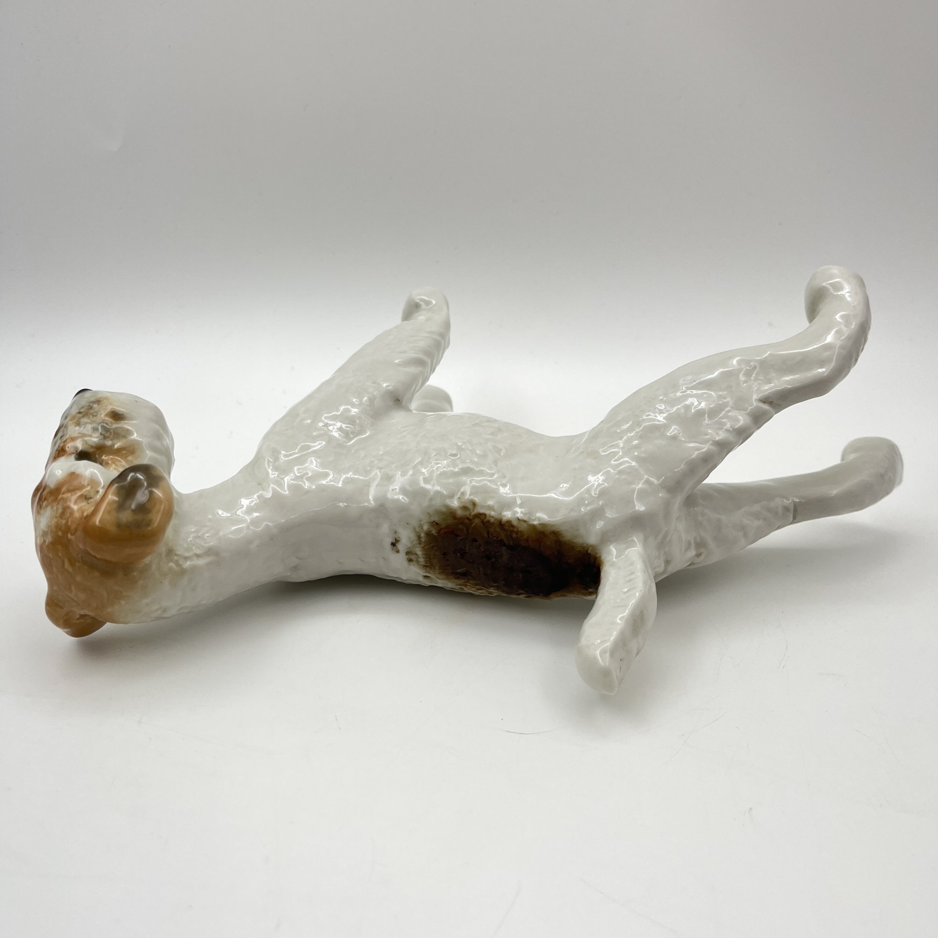 Статуэтка "Фокс-терьер", фарфор, роспись, Ленинградский фарфоровый завод (ЛФЗ), СССР, 1970-1991 гг.