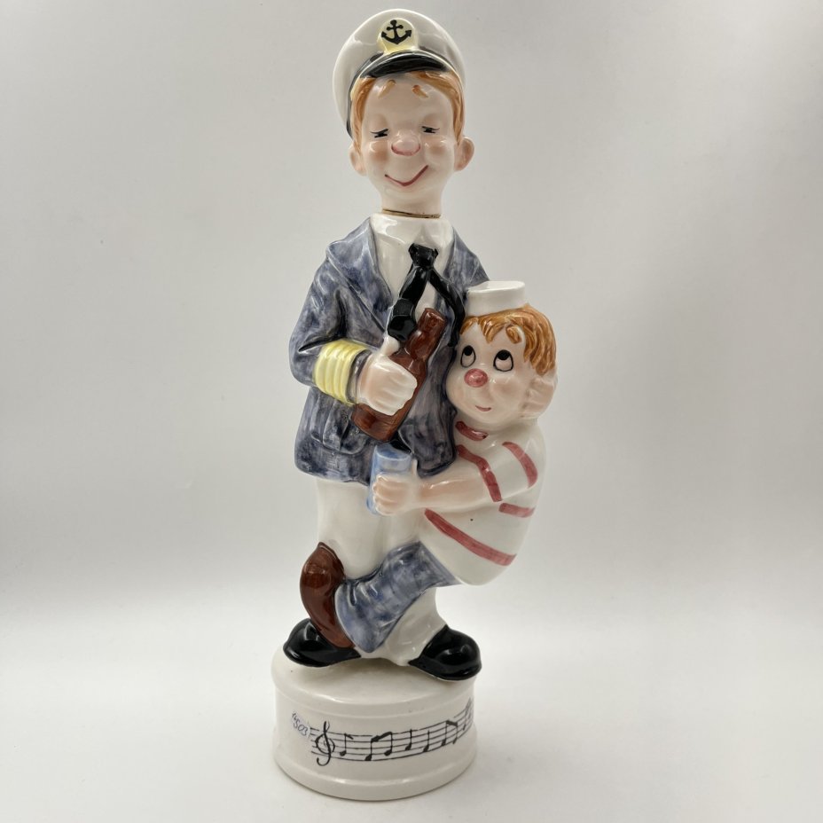 Штоф  "Капитан и юнга", фаянс, роспись, Азия, 2000-2010 гг.