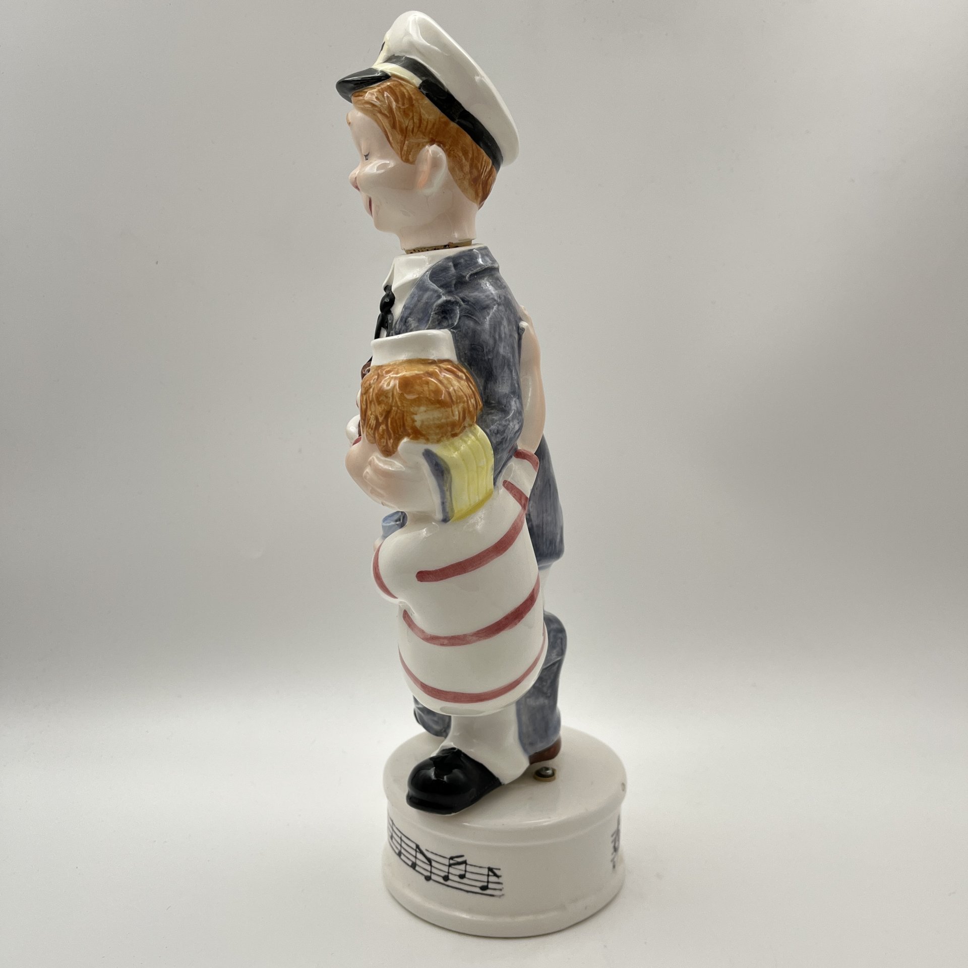 Штоф  "Капитан и юнга", фаянс, роспись, Азия, 2000-2010 гг.