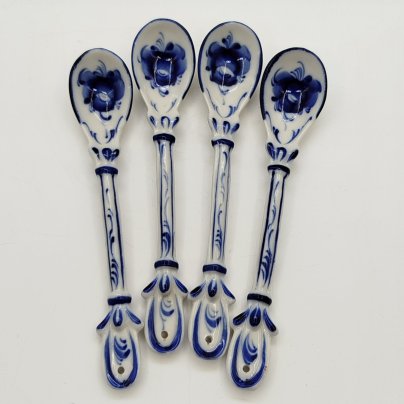 Набор из 4-х чайных ложек с цветочным декором, Гжель, фарфор, роспись, Россия, 1990-2010 гг.