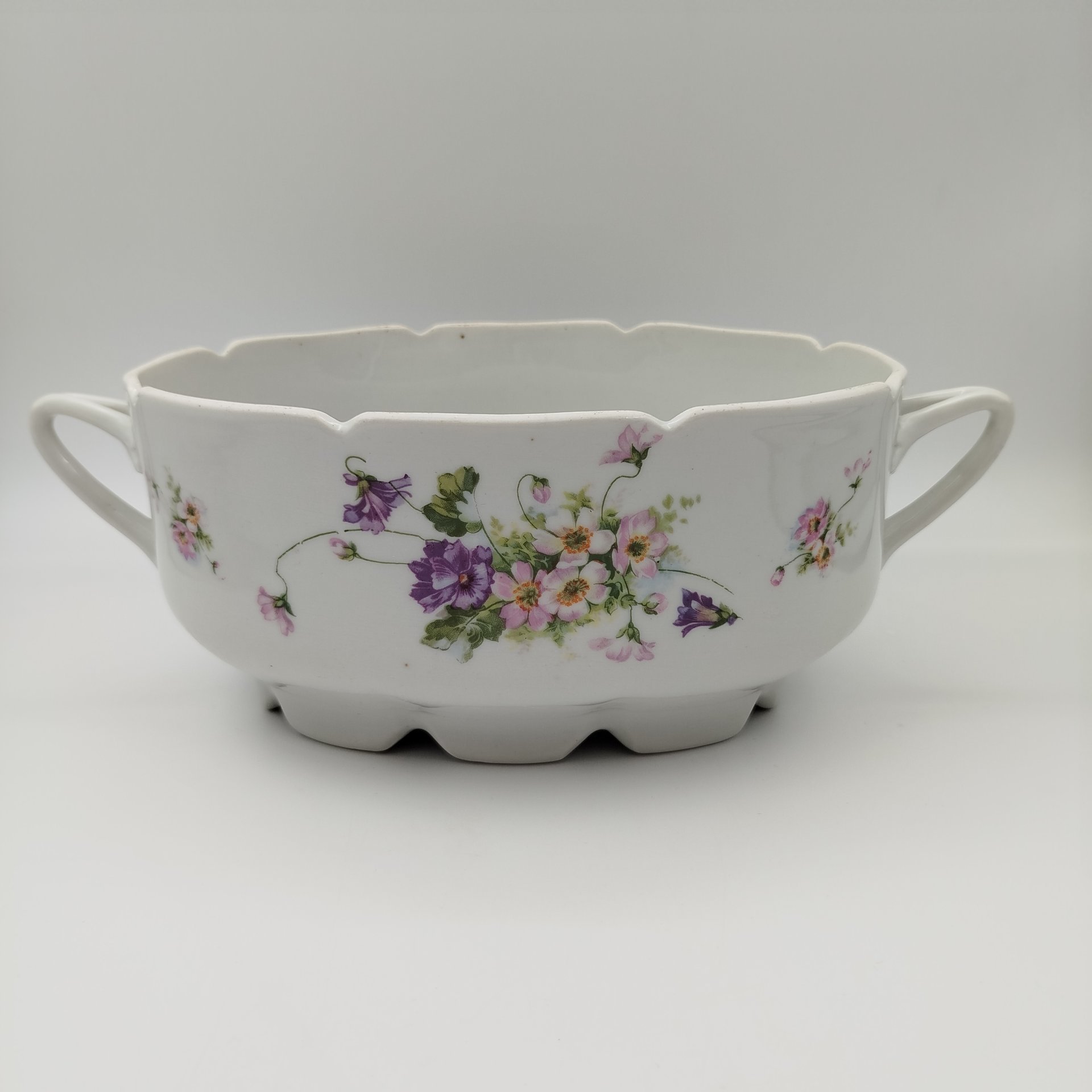 Террина с цветочным декором (без крышки), фарфор, деколь, СССР, 1920-1940 гг.