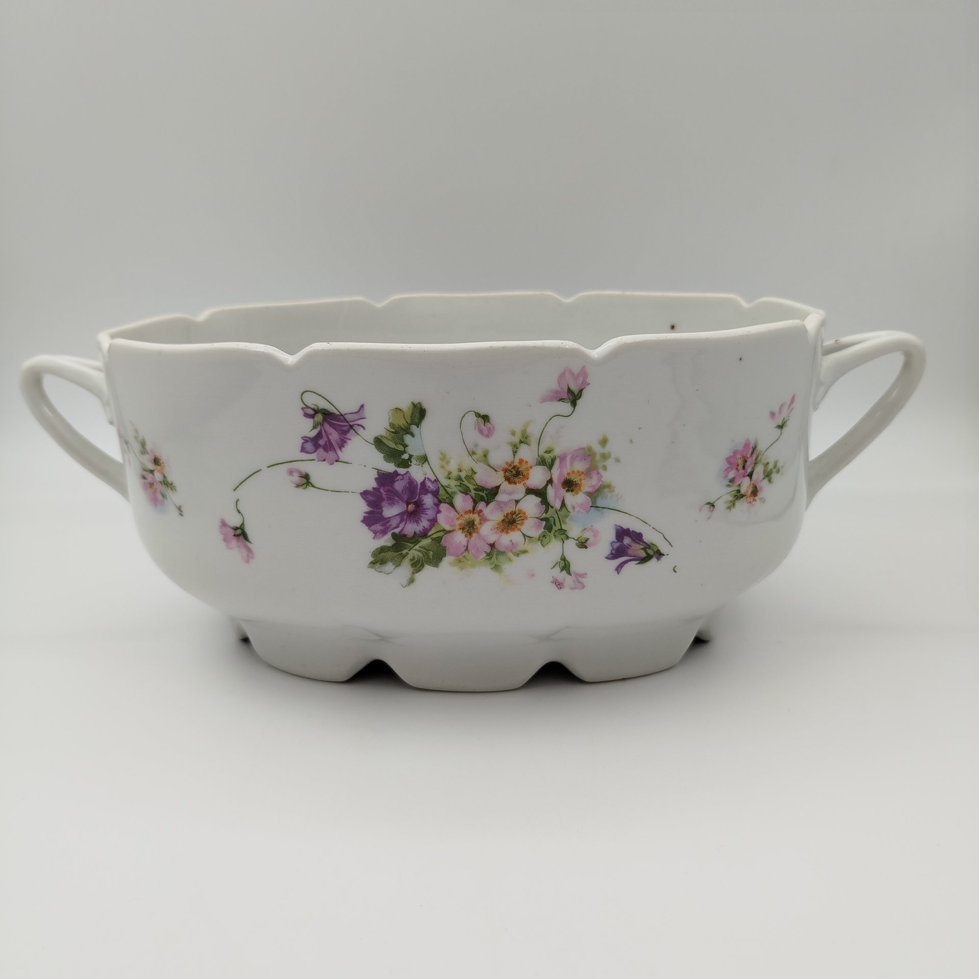 Террина с цветочным декором (без крышки), фарфор, деколь, СССР, 1920-1940 гг.