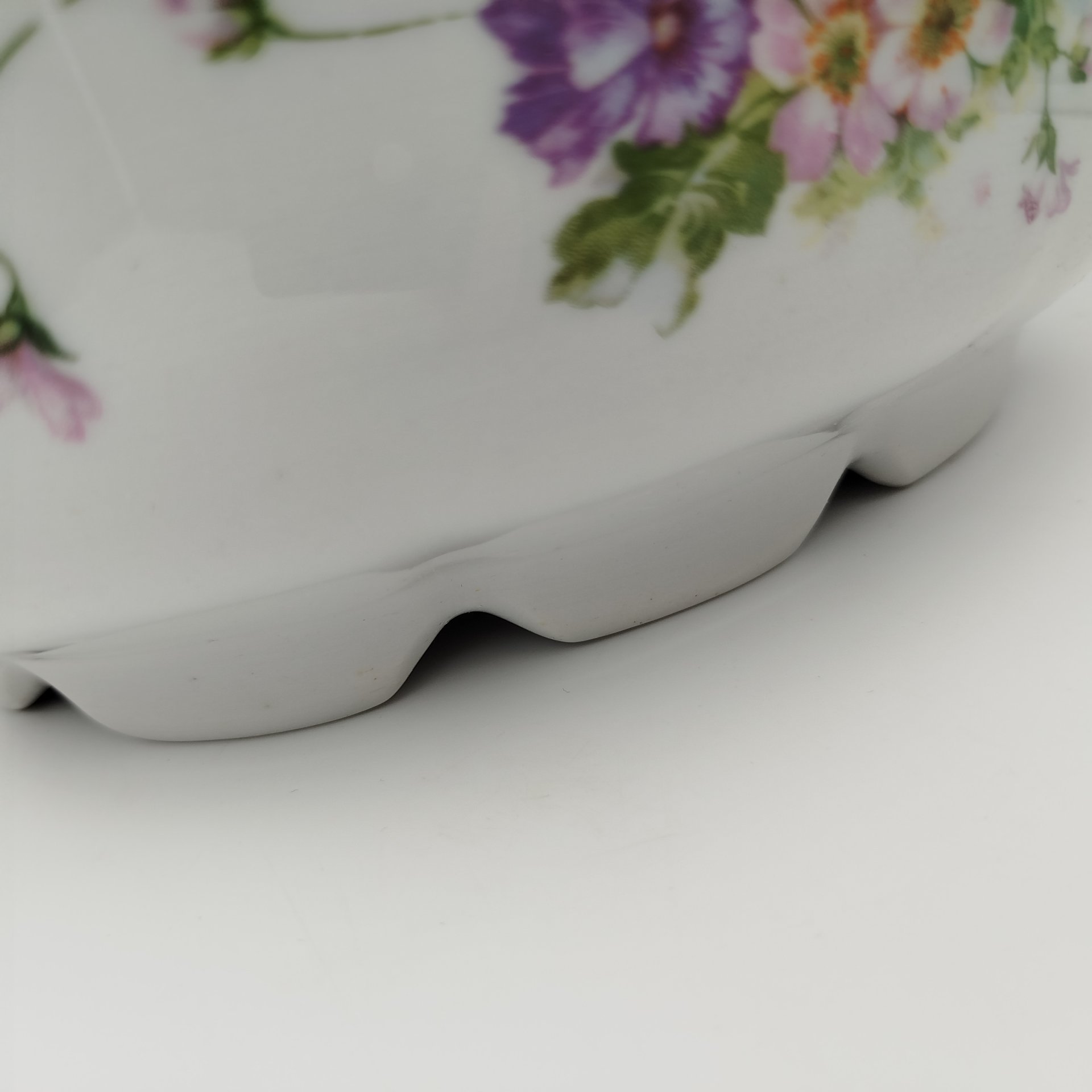 Террина с цветочным декором (без крышки), фарфор, деколь, СССР, 1920-1940 гг.