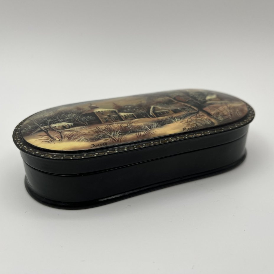 Шкатулка овальной формы "Зима", автор Михеев, папье-маше, роспись, лак, Федоскинская фабрика миниатюрной живописи (Федоскино), Российская Федерация, 2000-2015 гг.