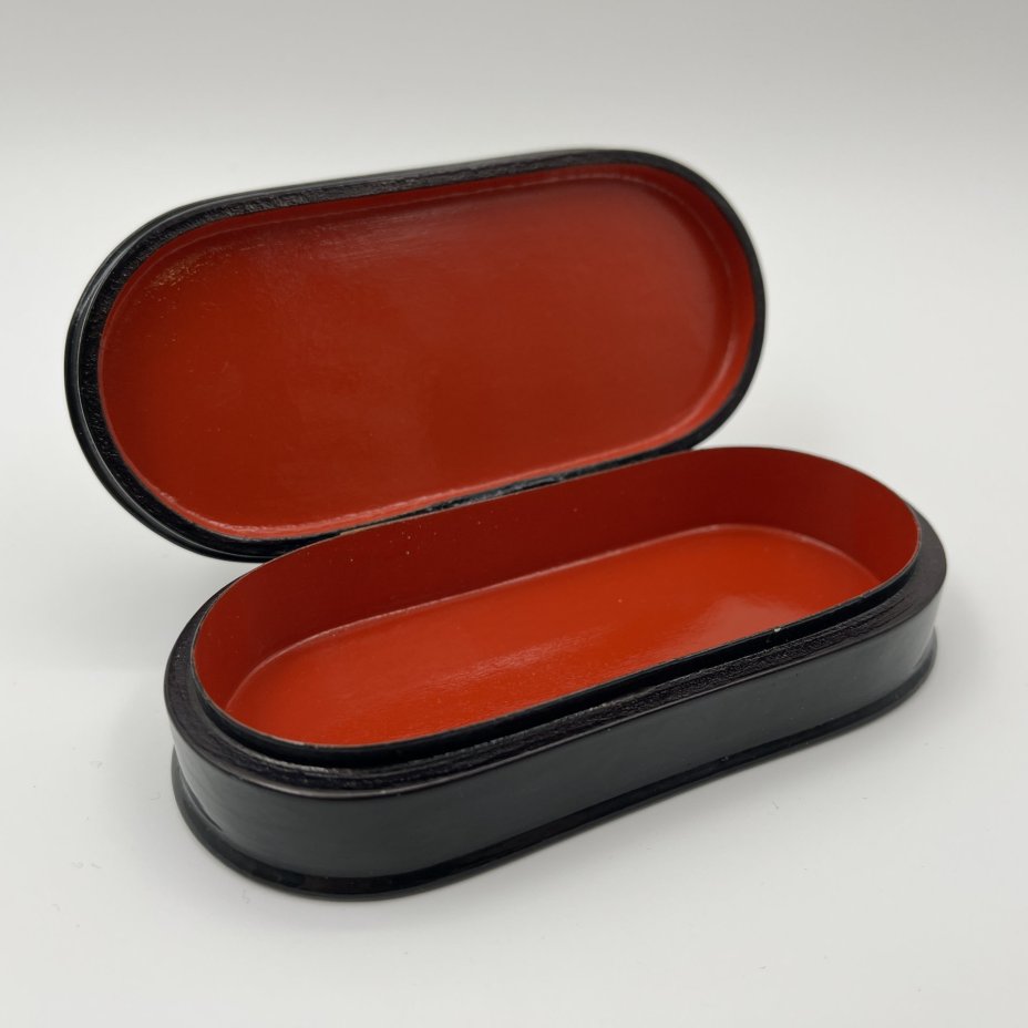 Шкатулка овальной формы "Зима", автор Михеев, папье-маше, роспись, лак, Федоскинская фабрика миниатюрной живописи (Федоскино), Российская Федерация, 2000-2015 гг.