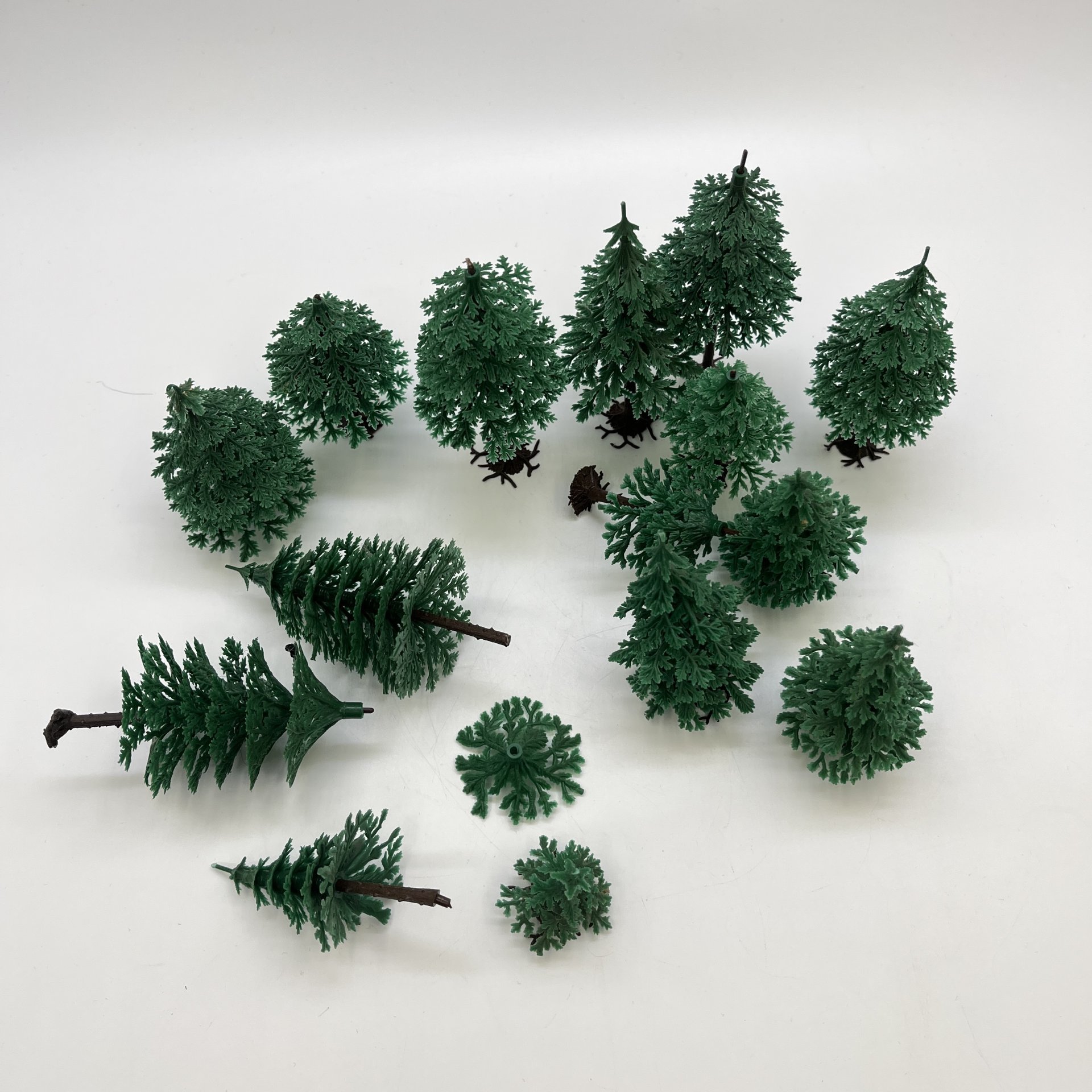 Набор елей для модели железной дороги Noch 15 штук, пластик, Германия, 1970-2000 гг.