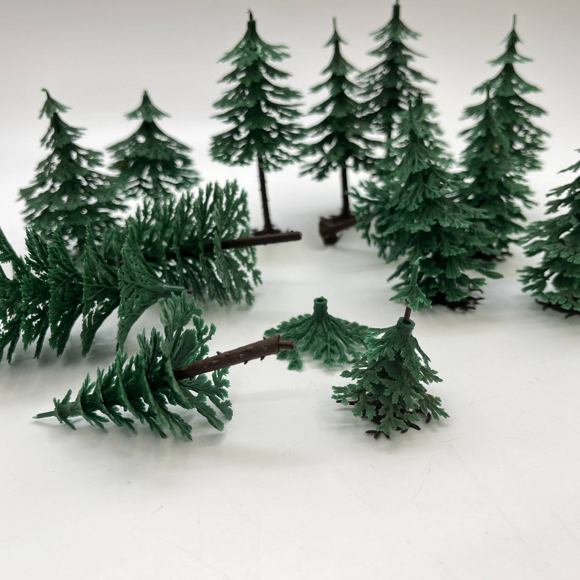 Набор елей для модели железной дороги Noch 15 штук, пластик, Германия, 1970-2000 гг.