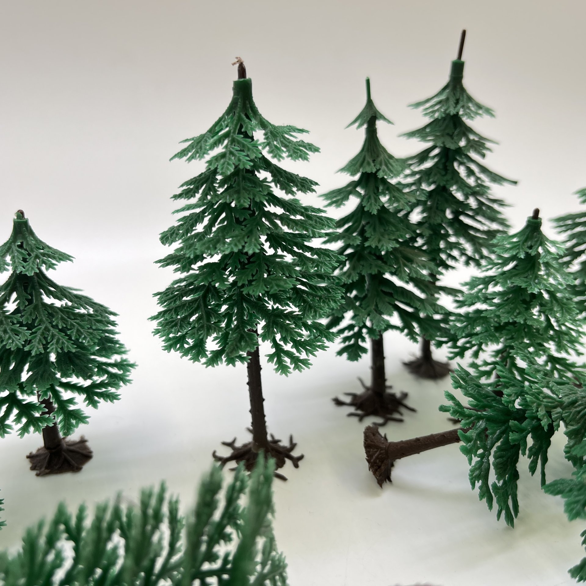 Набор елей для модели железной дороги Noch 15 штук, пластик, Германия, 1970-2000 гг.