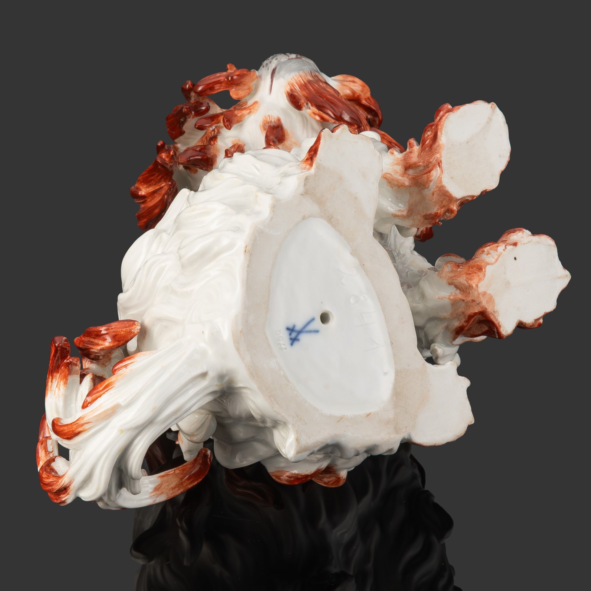 Статуэтка "Болонка", модель №2880, автор модели - Иоганн Иоахим Кендлер (Johann Joachim Kändler), фарфор, роспись надглазурная, Meissen (Мейсенский фарфор), Германия, 1900-1930 гг.