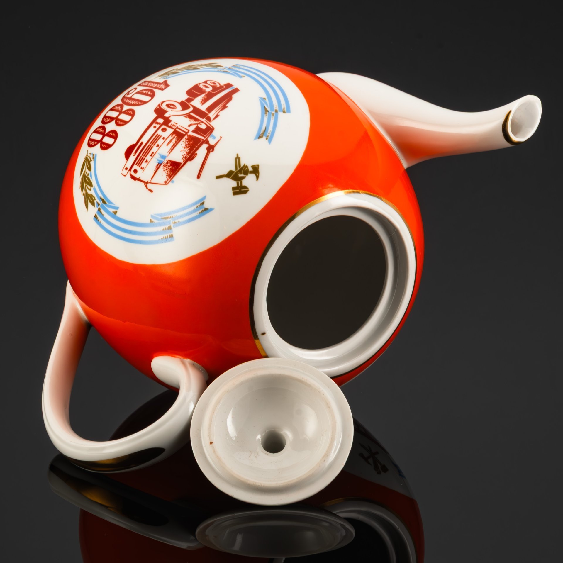 Чайник доливной "1918-1988 КАМАЗ", фарфор, крытье деколь, Дмитровский фарфоровый завод (ДФЗ Вербилки), СССР, 1988 г.