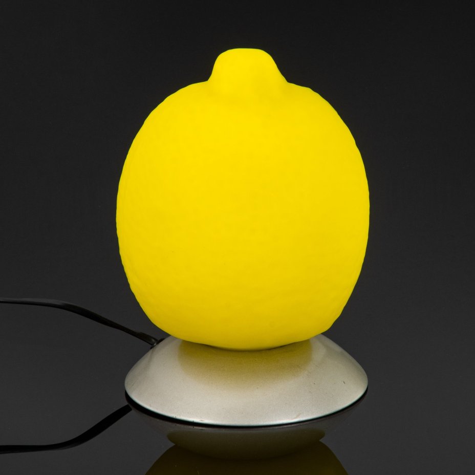 Лампа-ночник в виде лимона, стекло, металл, Азия, 1980-2000 гг.