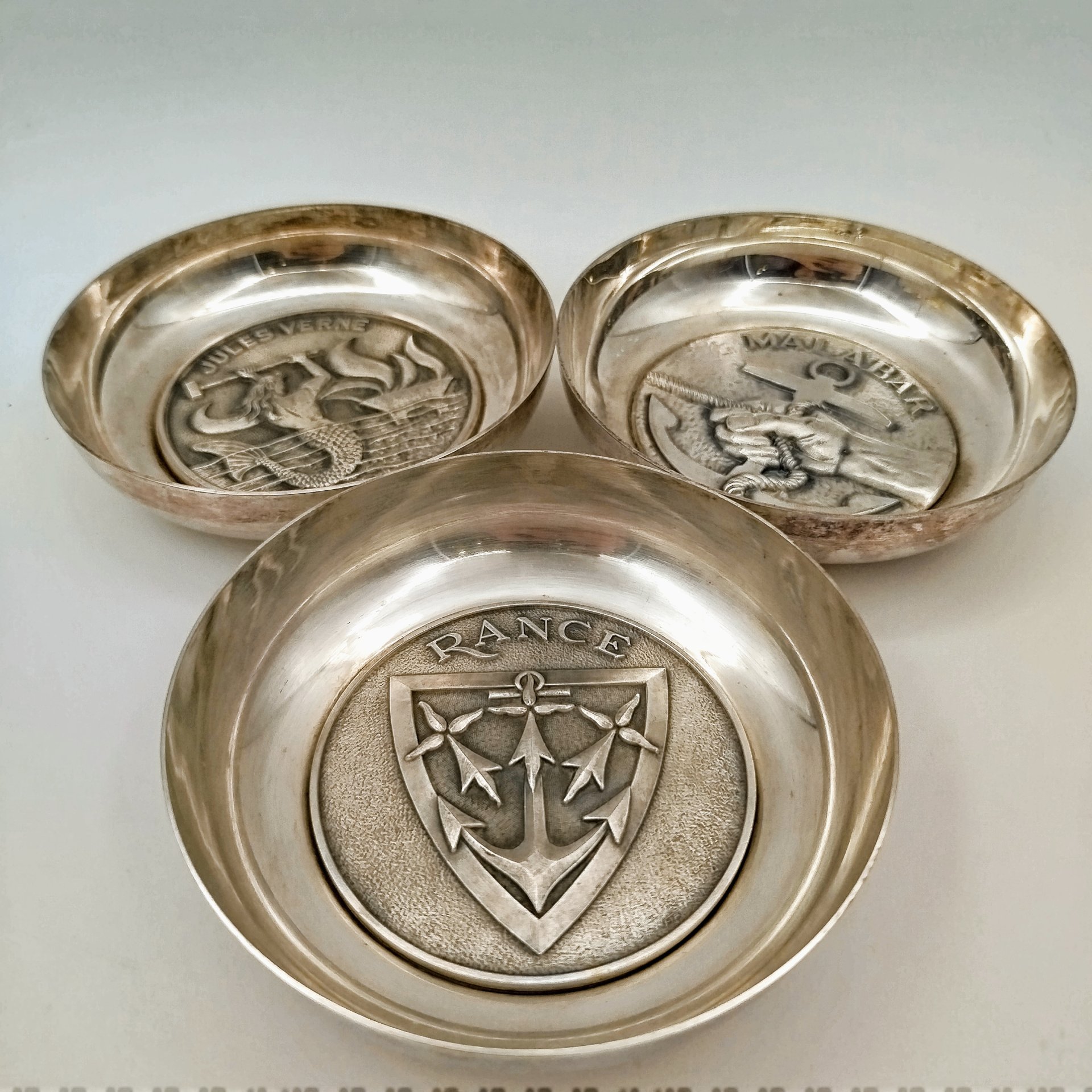 Набор из 3 пепельниц с морскими гербами, фирма "A.A. Lion", металл, серебрение, Франция, 1950-1970 гг.