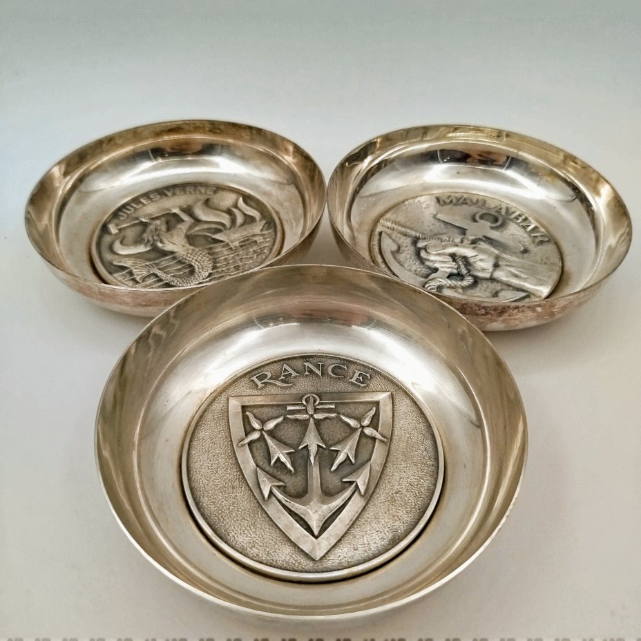 Набор из 3 пепельниц с морскими гербами, фирма "A.A. Lion"