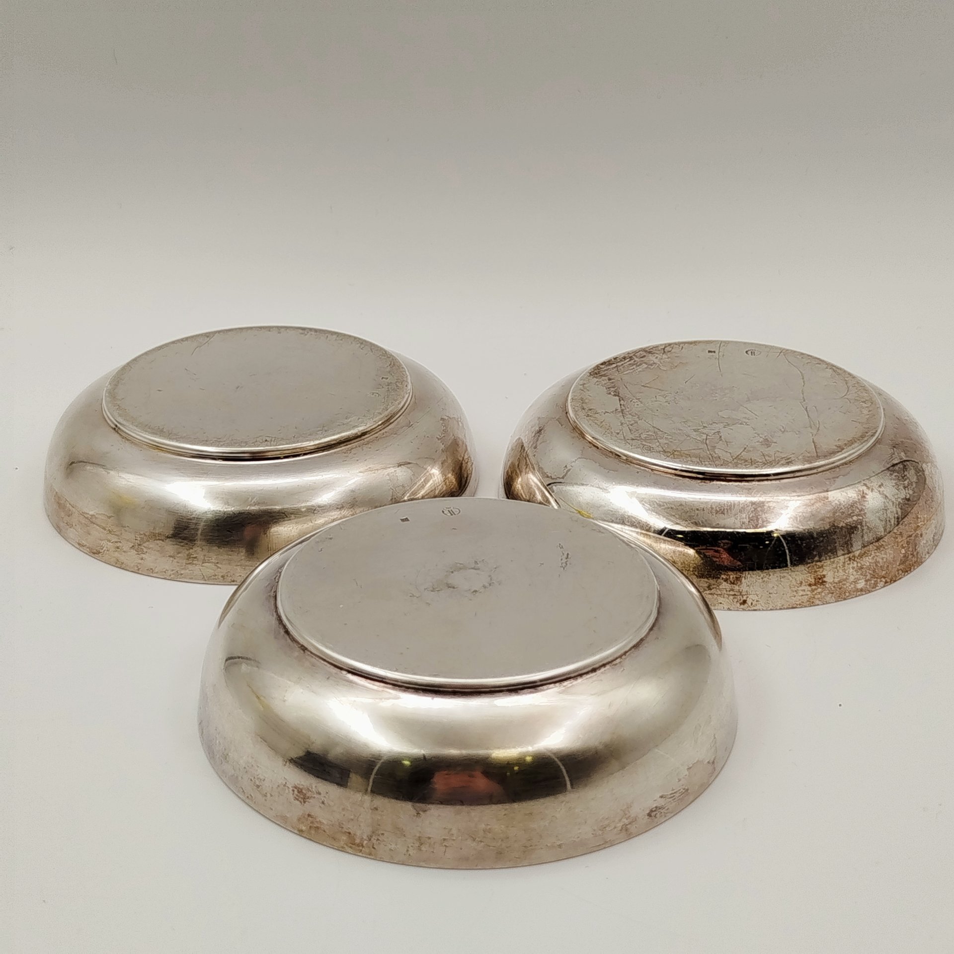 Набор из 3 пепельниц с морскими гербами, фирма "A.A. Lion", металл, серебрение, Франция, 1950-1970 гг.