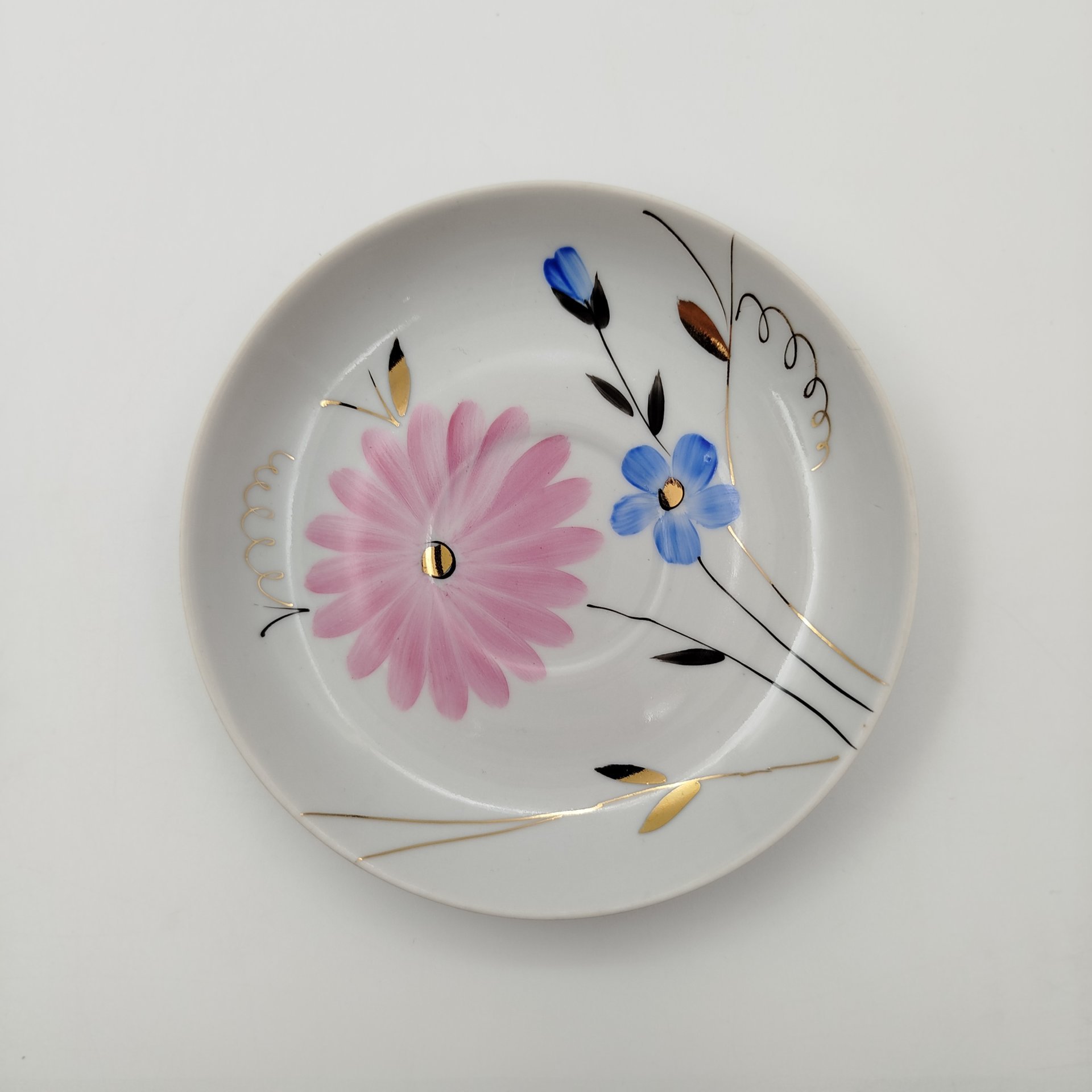 Пара чайная с цветочным декором в виде астр, фарфор, роспись, золочение, Дулевский фарфоровый завод (Дулёво), СССР, 1968-1991 гг.