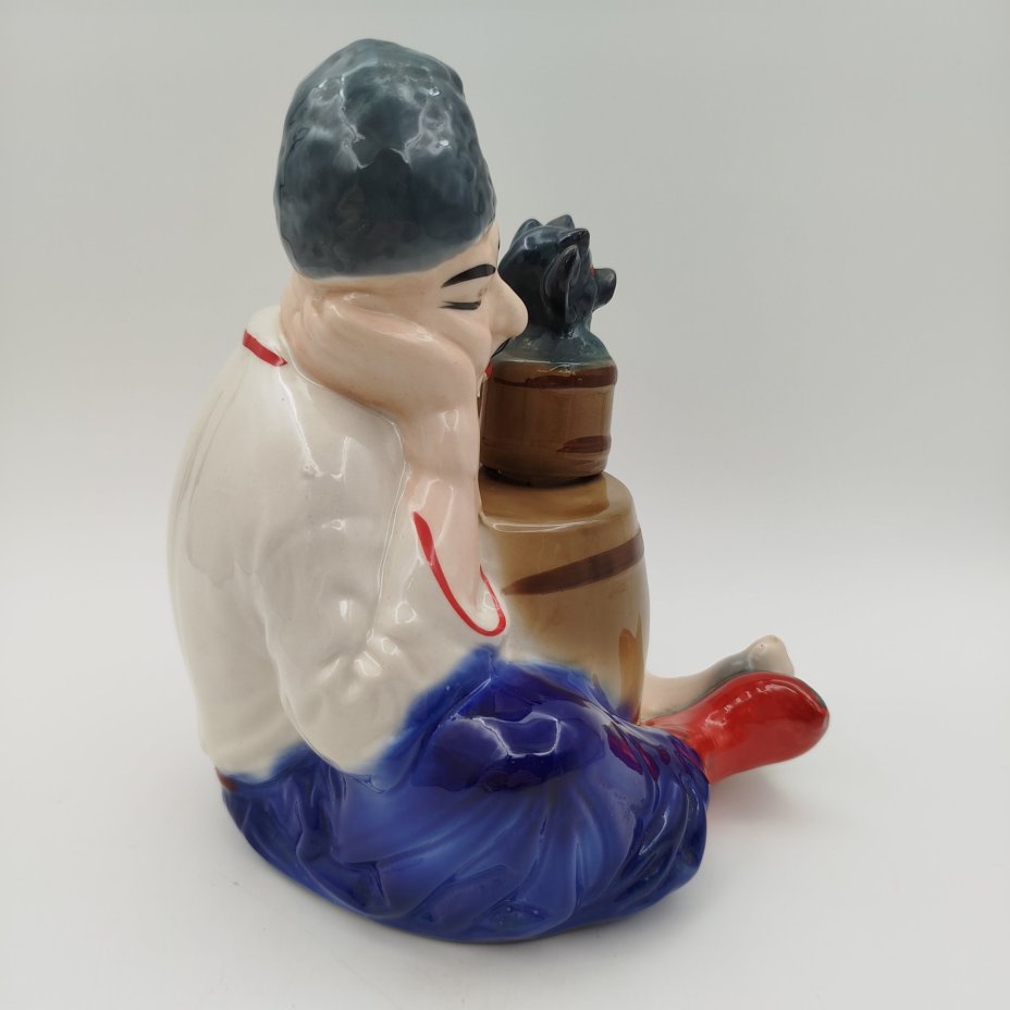Штоф "Казак с бочкой и черт", керамика, глазурь, аэрография, Украина, 1990-2000 гг.