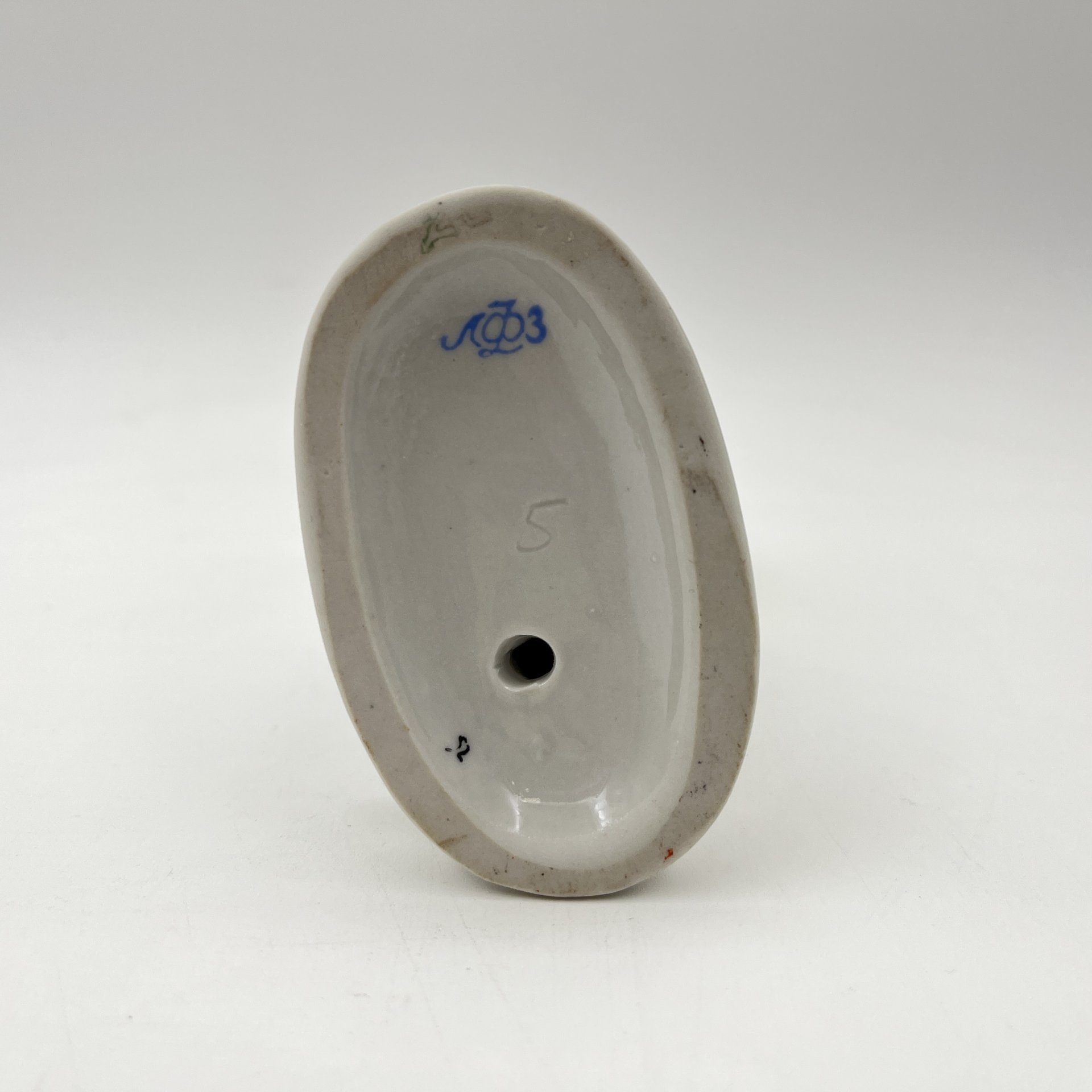 Статуэтка "Китаянка с веером" (Китаяночка), автор Г. Столбова, фарфор, роспись, золочение, Ленинградский фарфоровый завод (ЛФЗ), СССР, 1960-1980 гг.