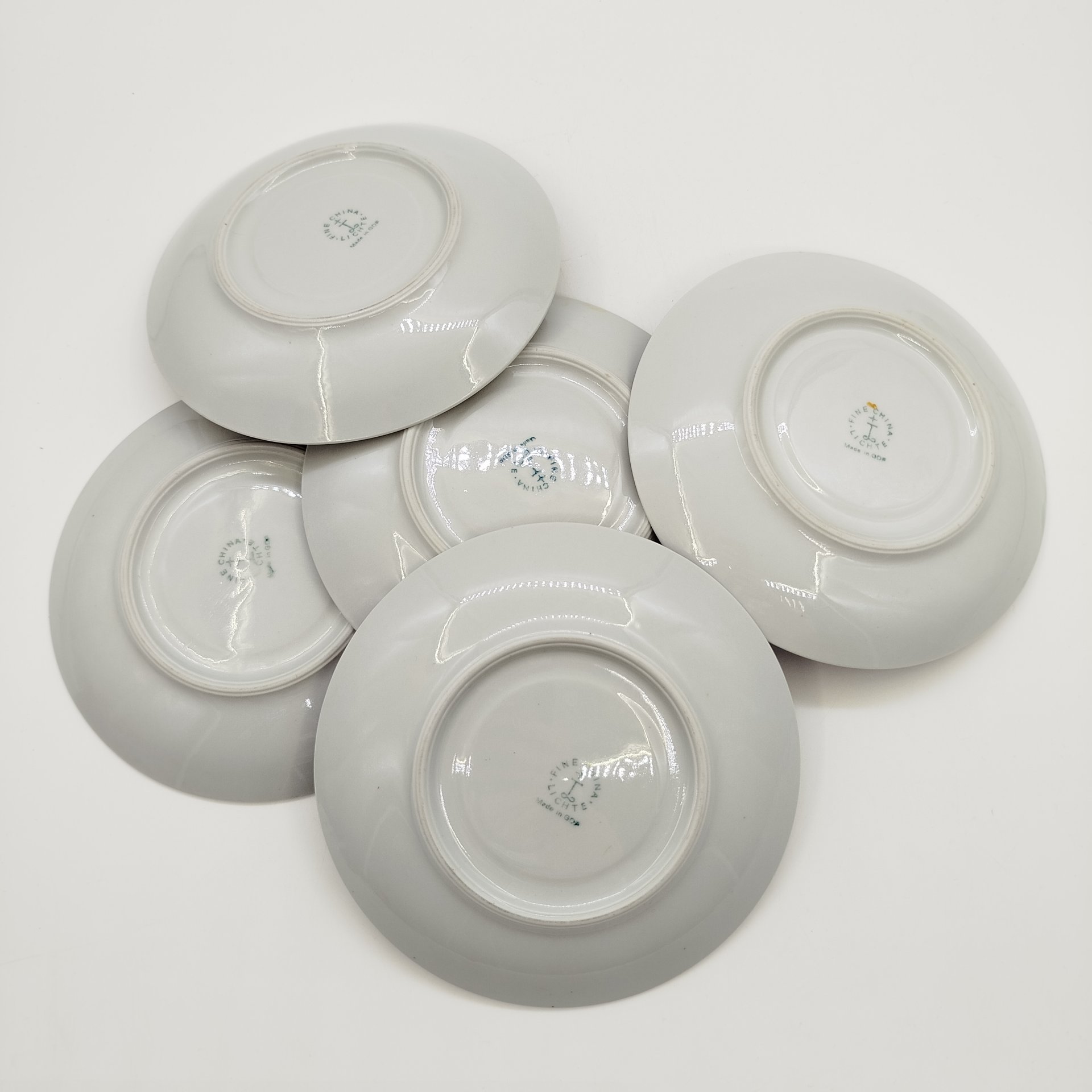 Набор блюдец цвета фуксии на 5 персон