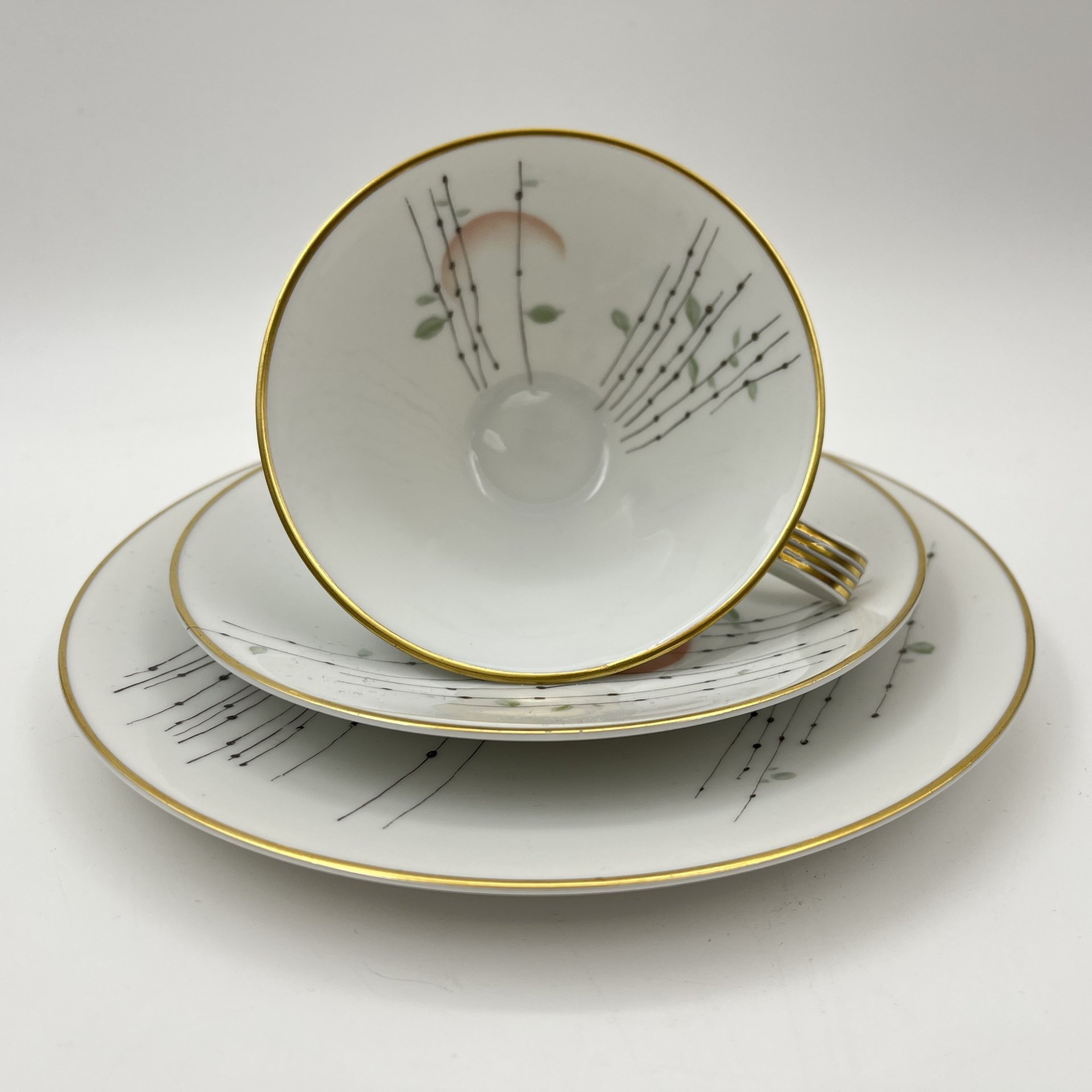 Трио чайное с минималистичным растительным декором, фарфор, деколь, золочение, Hutschenreuther (Хутченройтер), Германия, 1950-1965 гг.