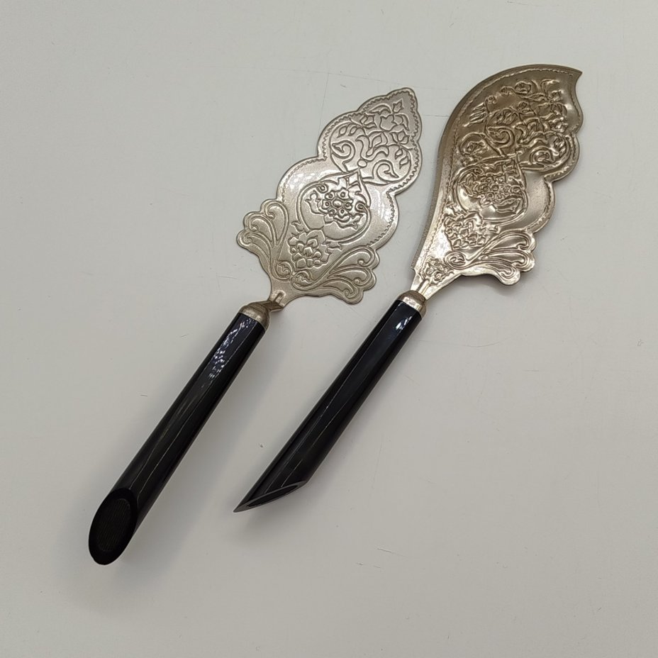 Набор для торта сувенирный (лопатка и нож), украшенный орнаментальным декором