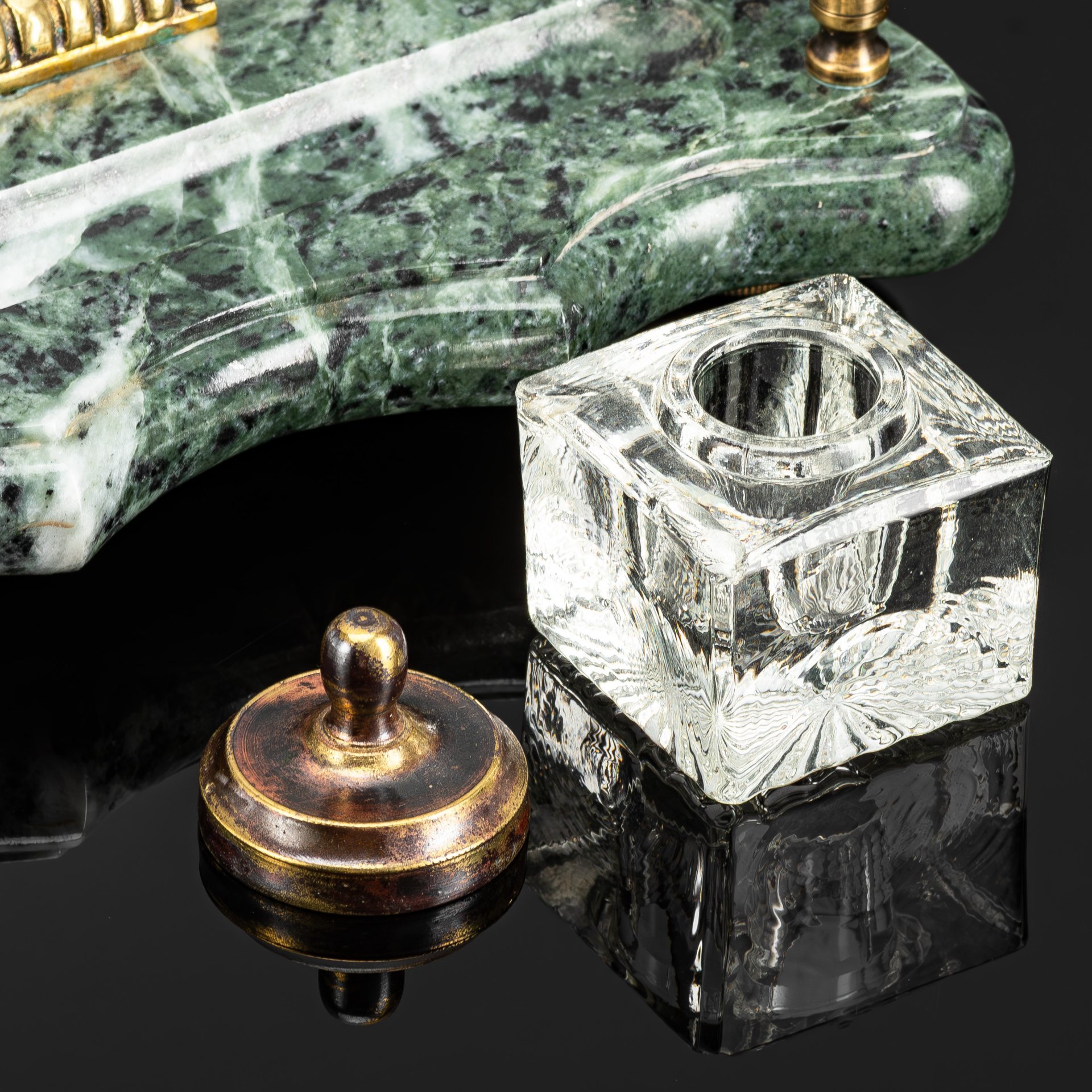 Прибор письменный настольный (2 подсвечника, чернильница и подставка), мрамор, латунь, стекло, СССР, 1970-1990 гг.