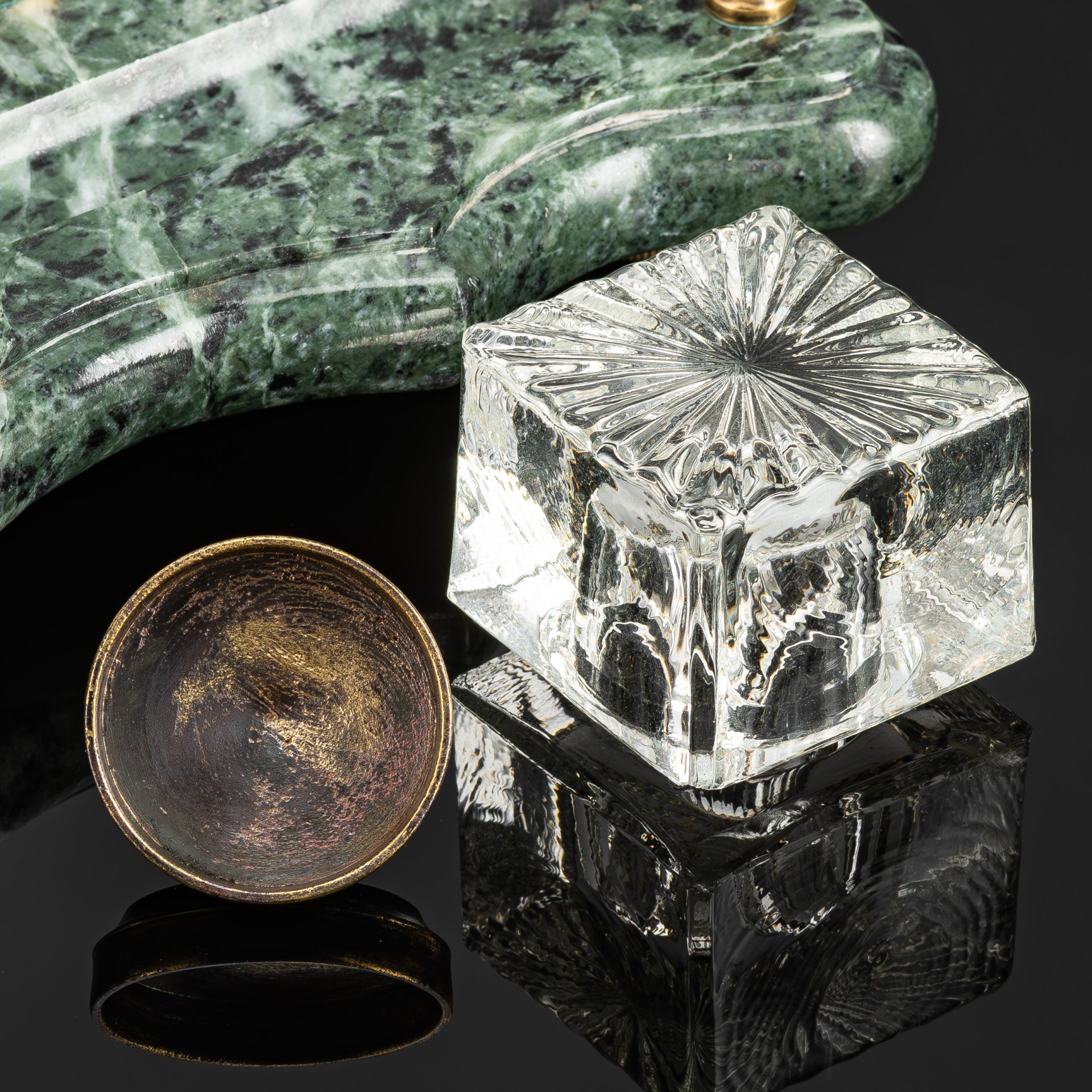 Прибор письменный настольный (2 подсвечника, чернильница и подставка), мрамор, латунь, стекло, СССР, 1970-1990 гг.