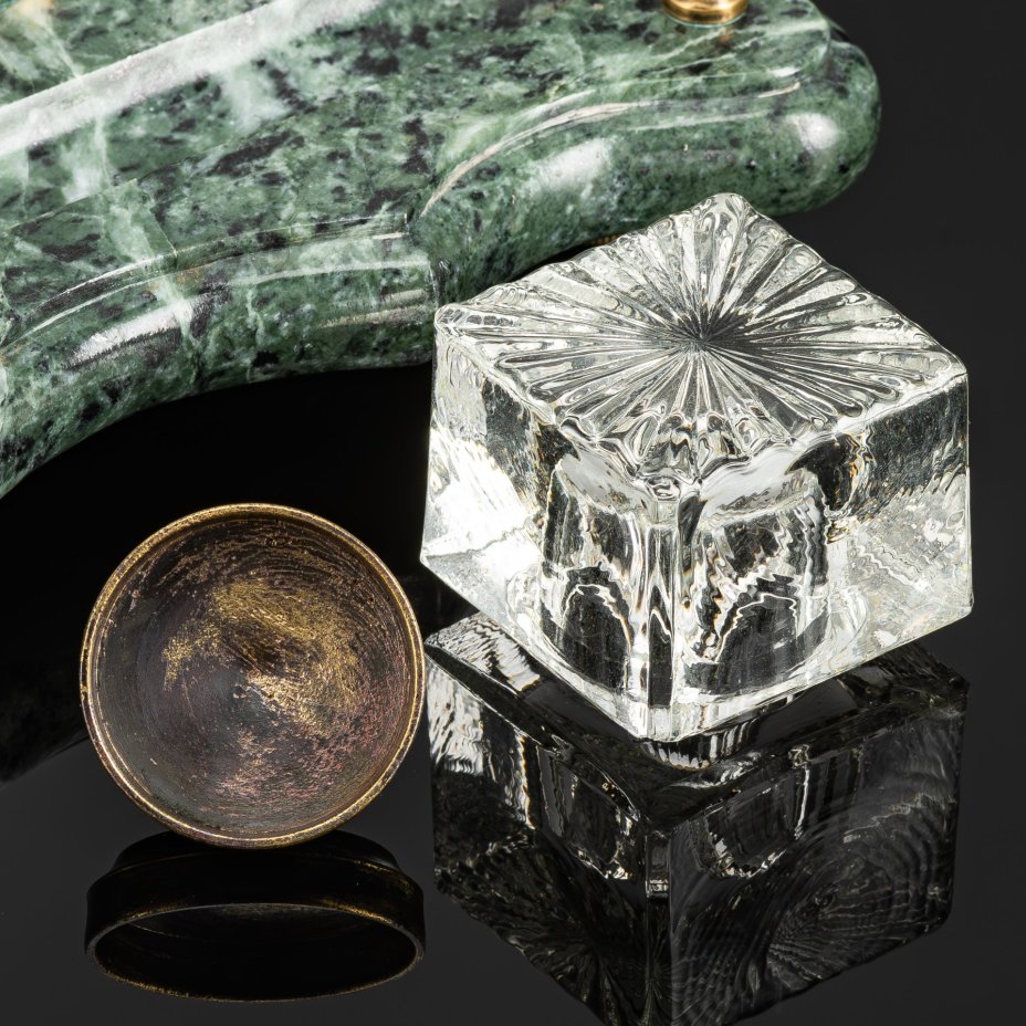 Прибор письменный настольный (2 подсвечника, чернильница и подставка)