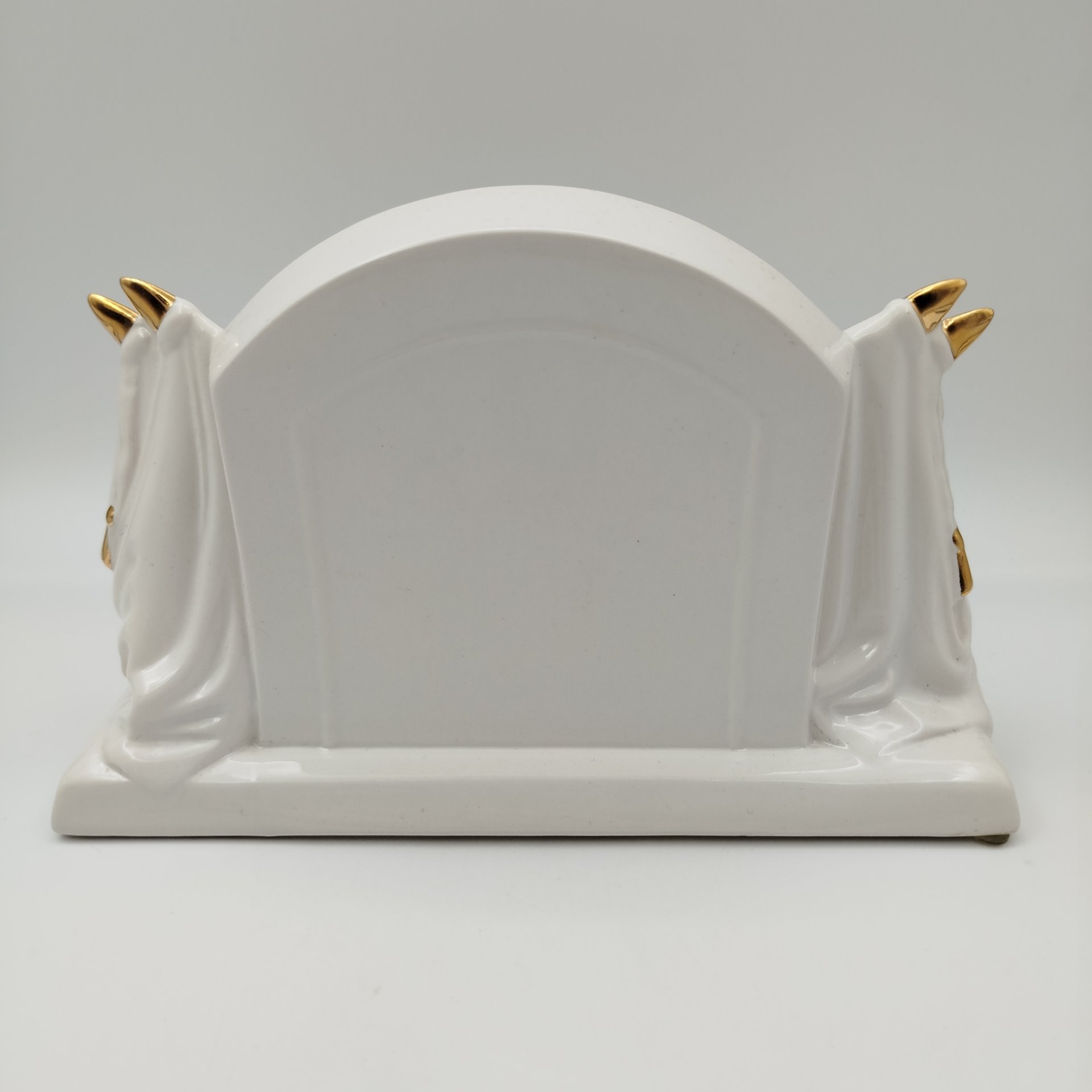 Часы настольные, выполненные в стиле ампир, Большая медведица, фарфор, золочение, Российская Федерация, 2000-2020 гг.