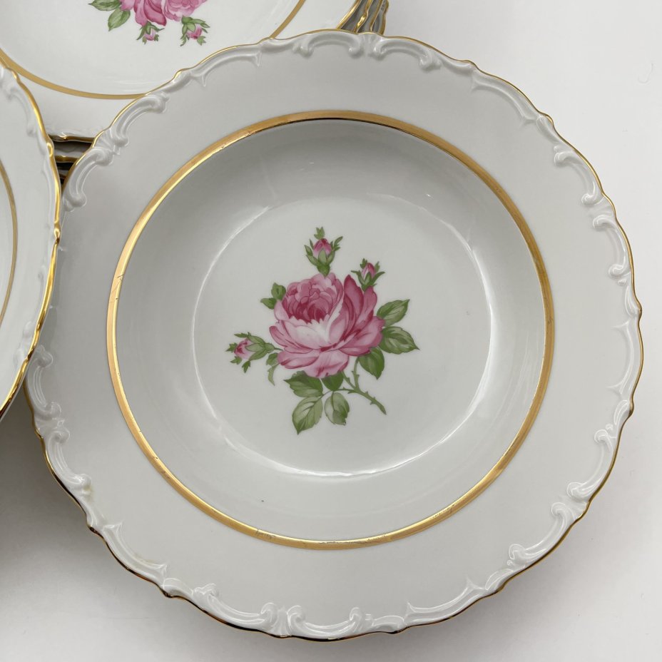 Набор из 6-ти суповых тарелок, украшенных изображением розы, фарфор, деколь, золочение, Kahla, ГДР, 1968-1987 гг.