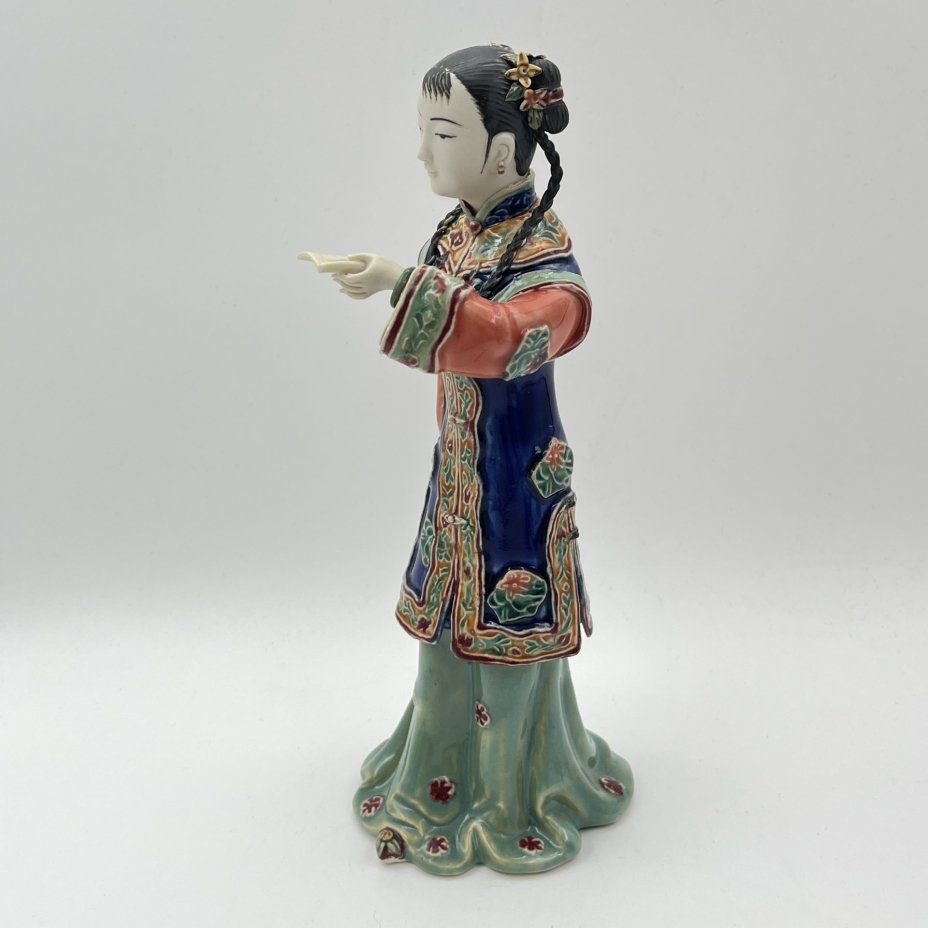 Статуэтка "Китайская девушка с запиской", Shiwan Wucai, керамика, глазурь, роспись, Китай, 1980-2000 гг.
