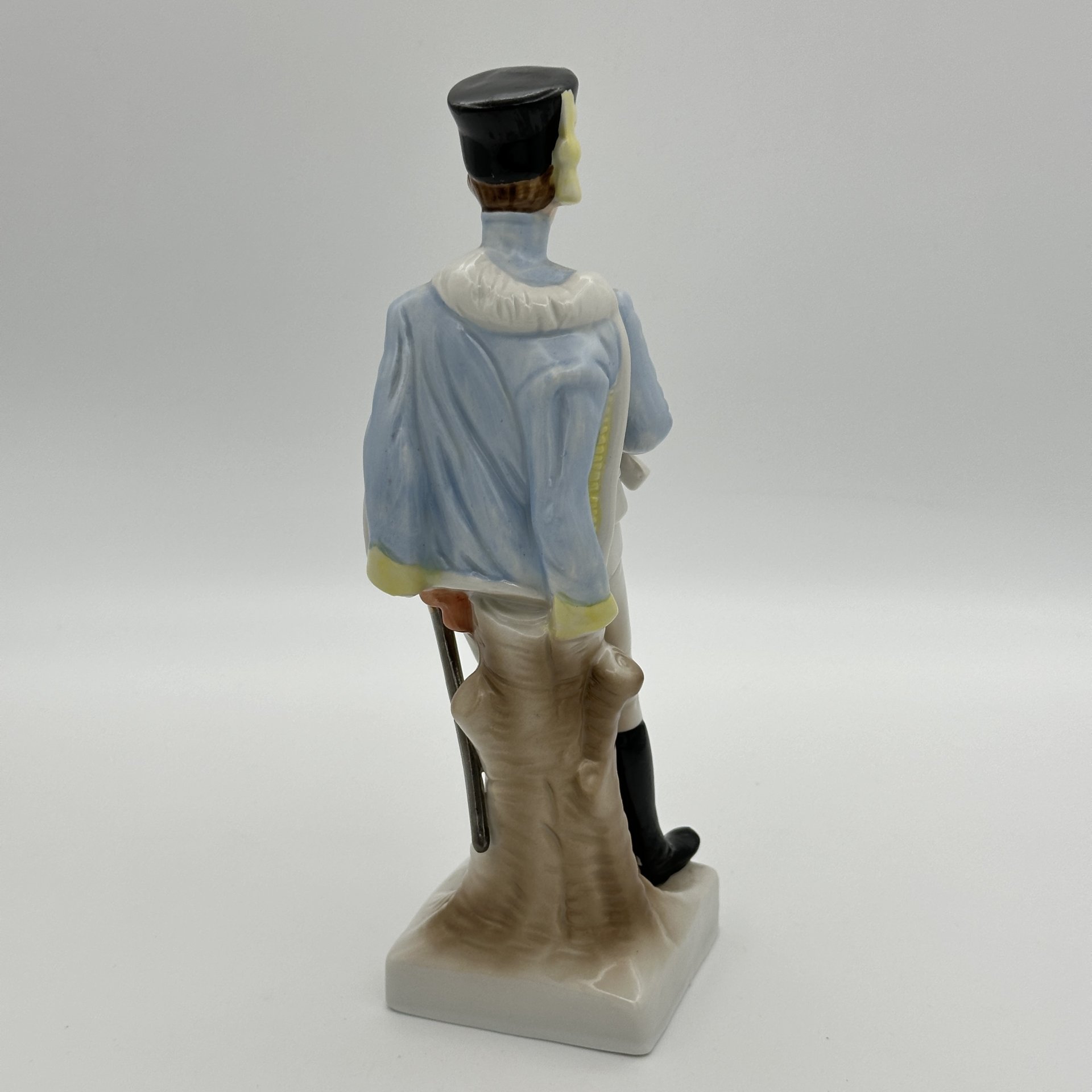 Статуэтка "Officier des chasseurs" ("Офицер конных егерей")