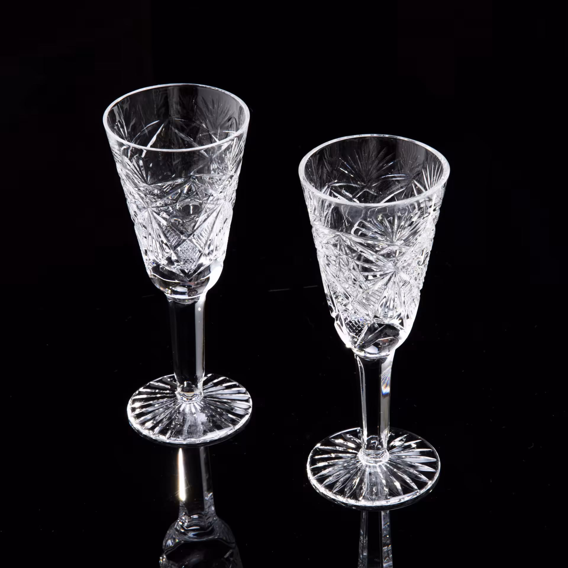 Набор из 2 рюмок с рельефным декором, стекло, СССР, 1970-1990 гг.