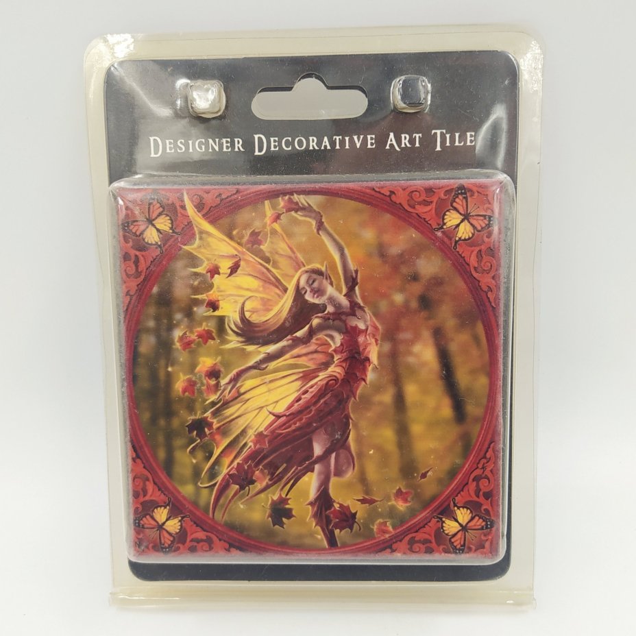 Плакетка декоративная с изображением феи, символизирующей осень, дизайнер Энн Стоукс (Anne Stokes)