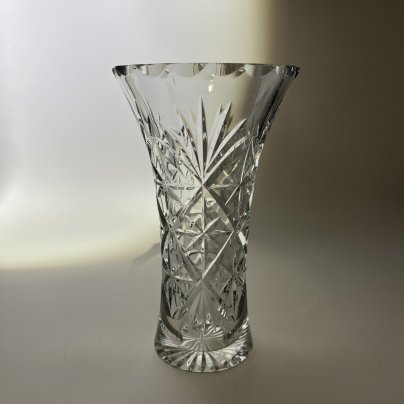 Ваза для цветов, украшенная резным декором, хрусталь, алмазная грань, СССР, 1970-1990 гг.