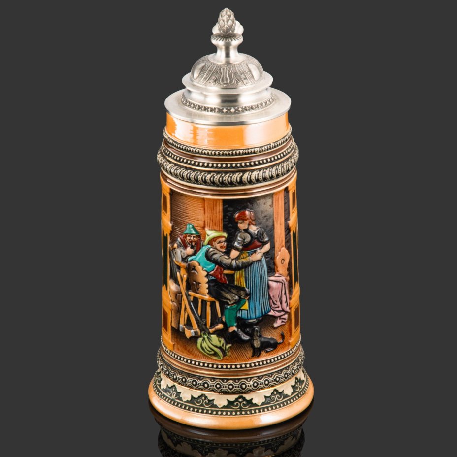 Кружка пивная с крышкой, украшенная трактирной сценой, керамика, глазурь, роспись, олово, Германия, 1960-1990 гг.