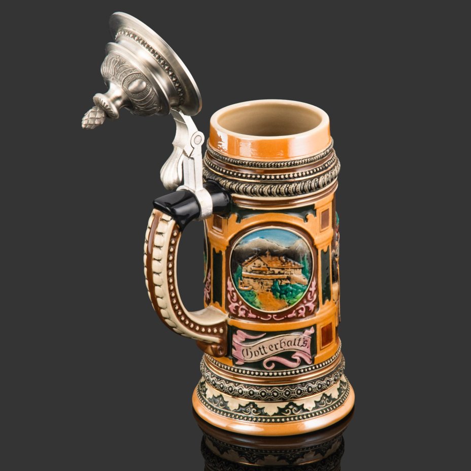 Кружка пивная с крышкой, украшенная трактирной сценой, керамика, глазурь, роспись, олово, Германия, 1960-1990 гг.