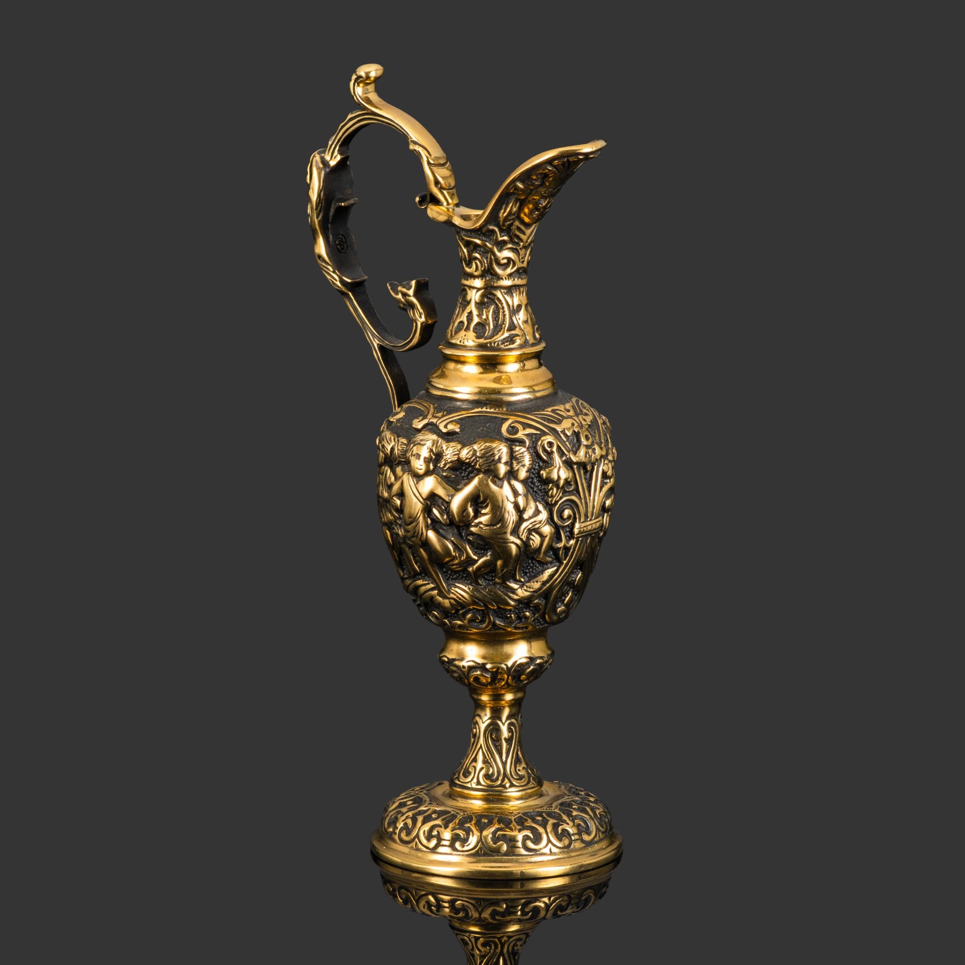 Декоративная ваза